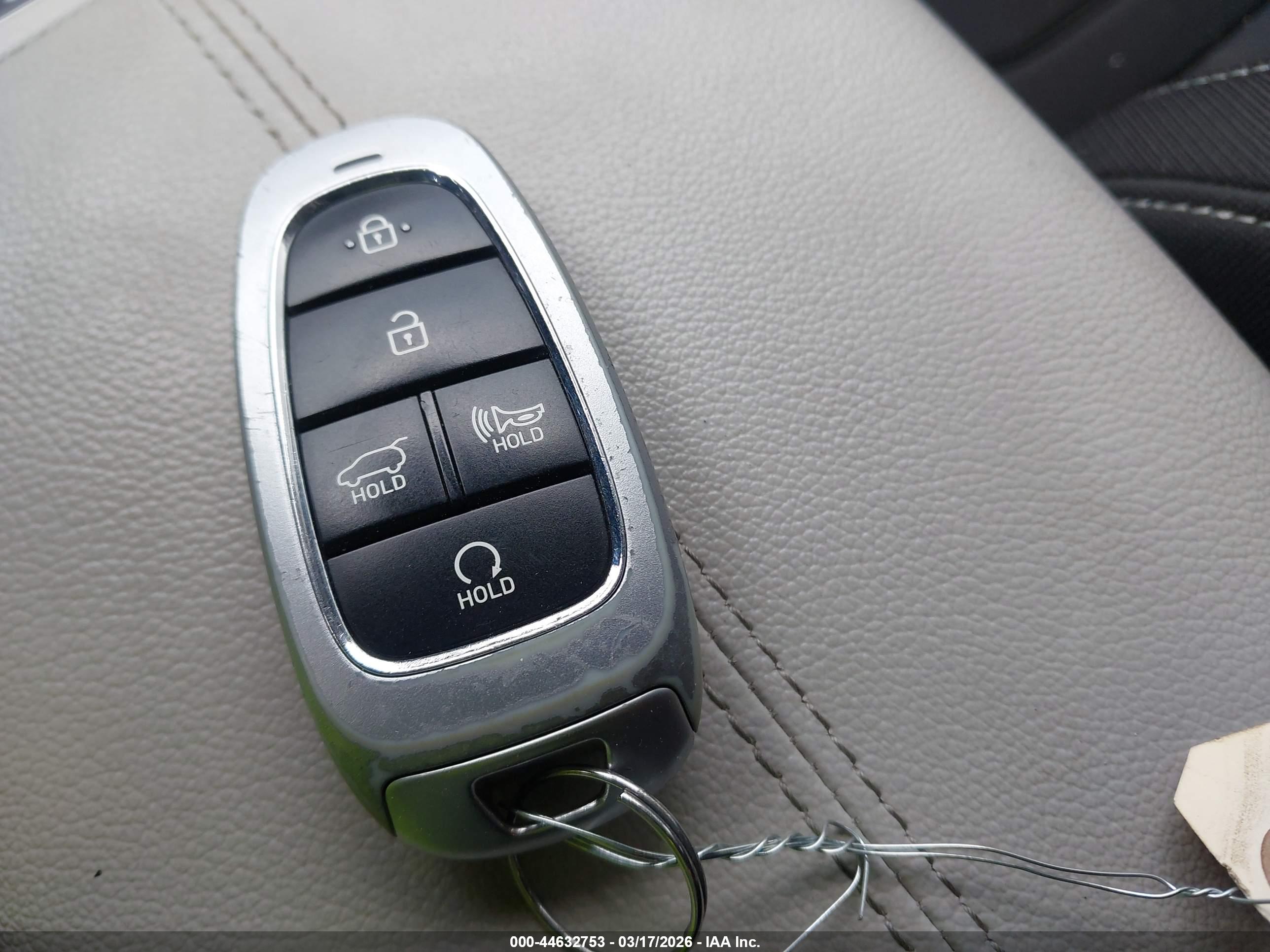HYUNDAI TUCSON image 11