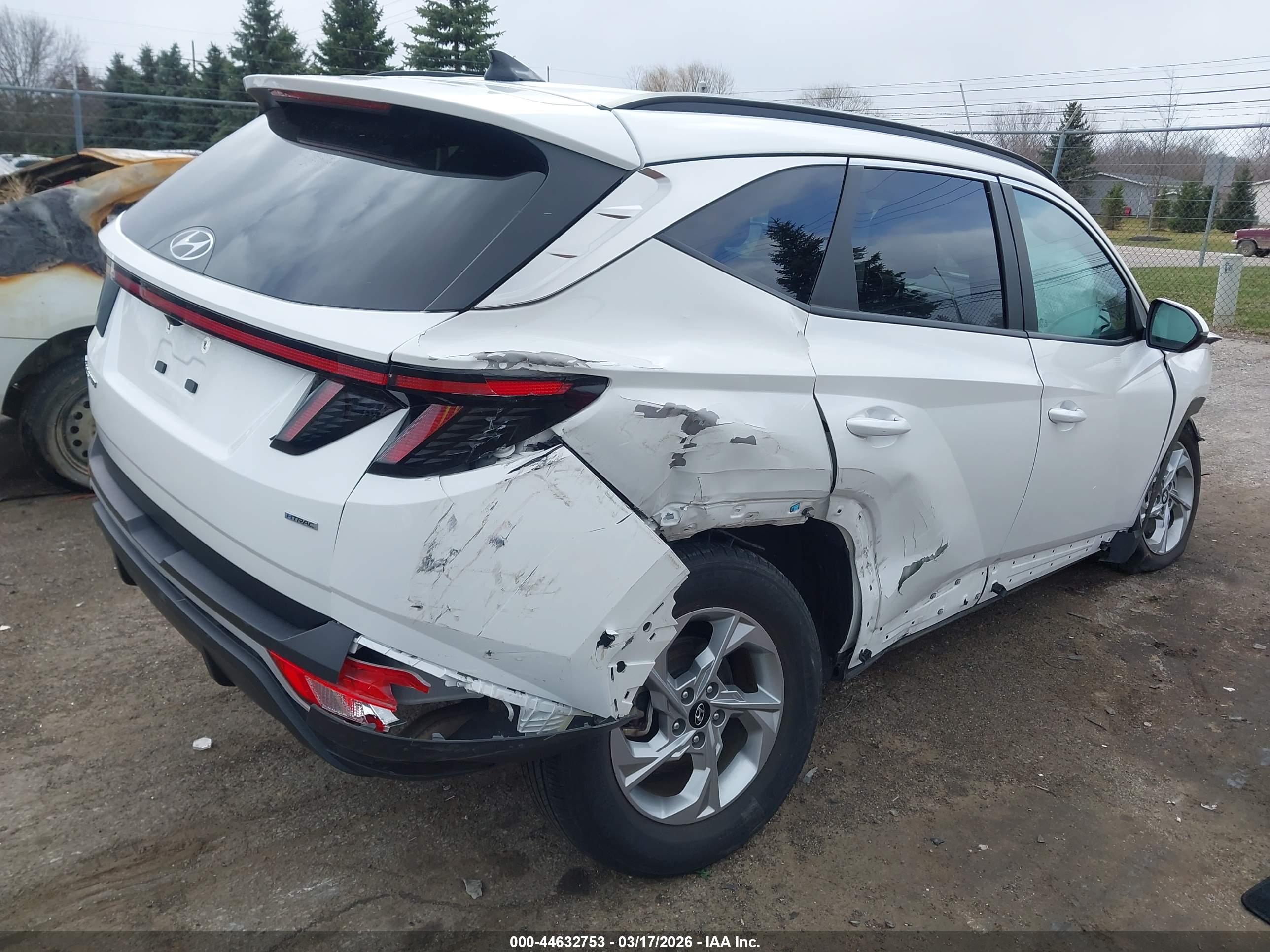 HYUNDAI TUCSON image 4
