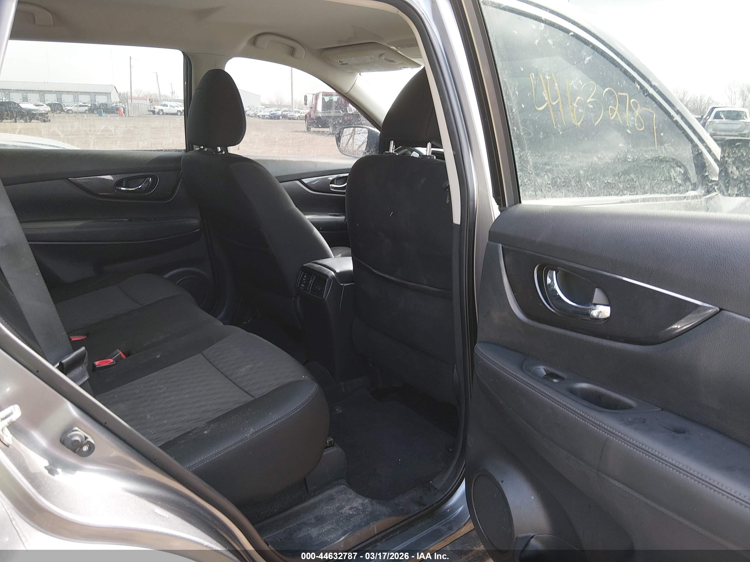 NISSAN ROGUE image 8