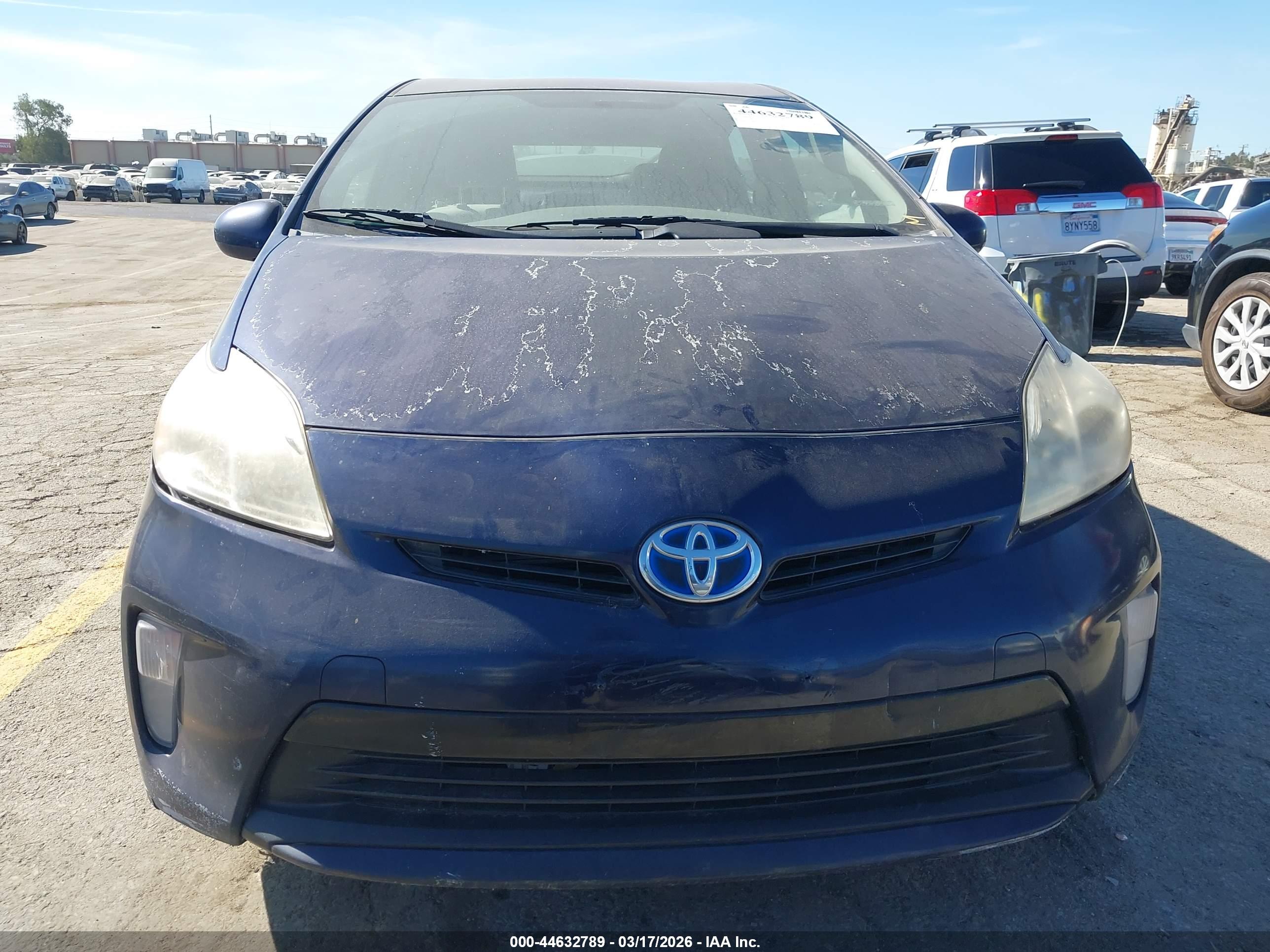 TOYOTA PRIUS image 6