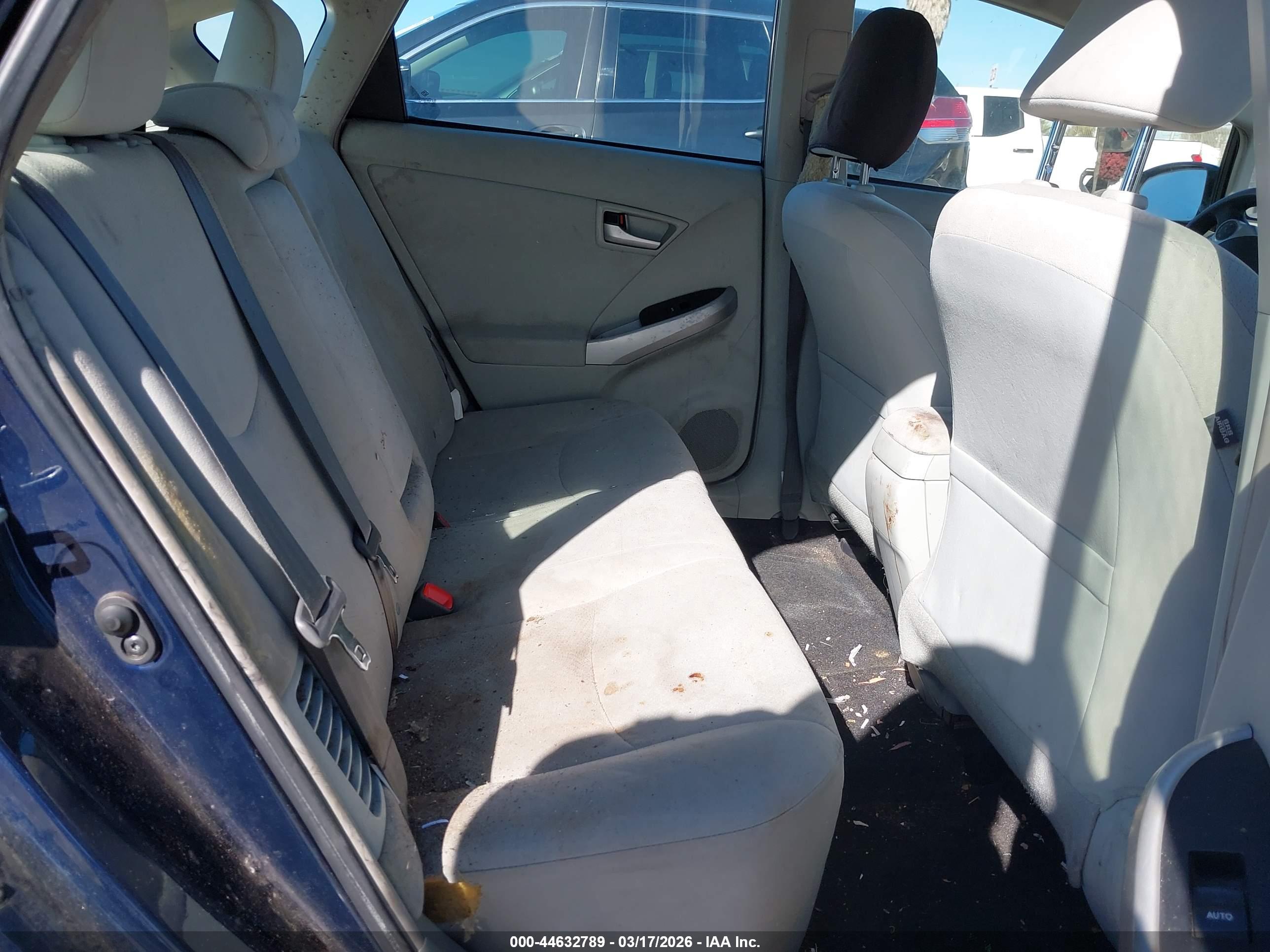 TOYOTA PRIUS image 8