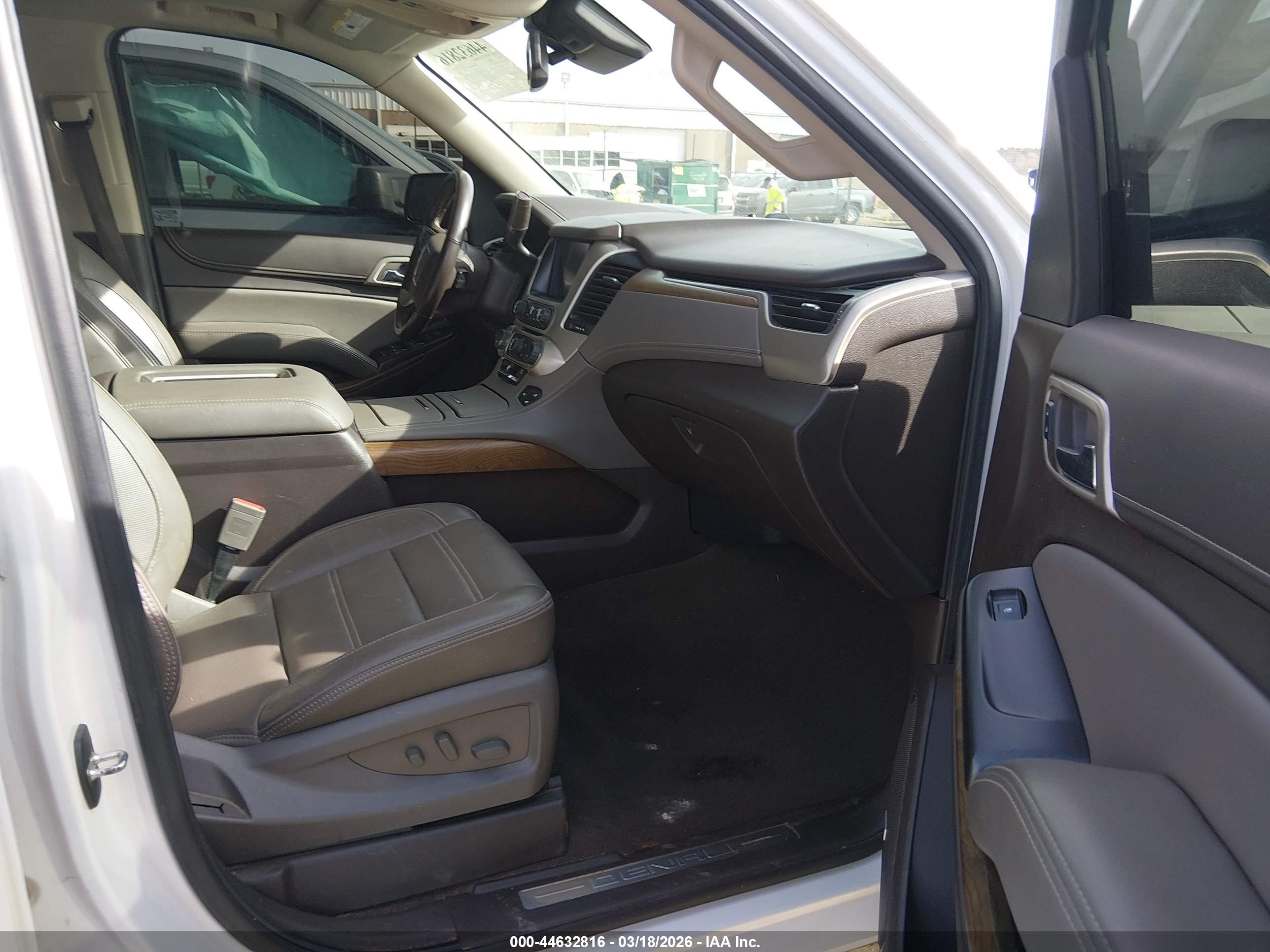 GMC YUKON image 5