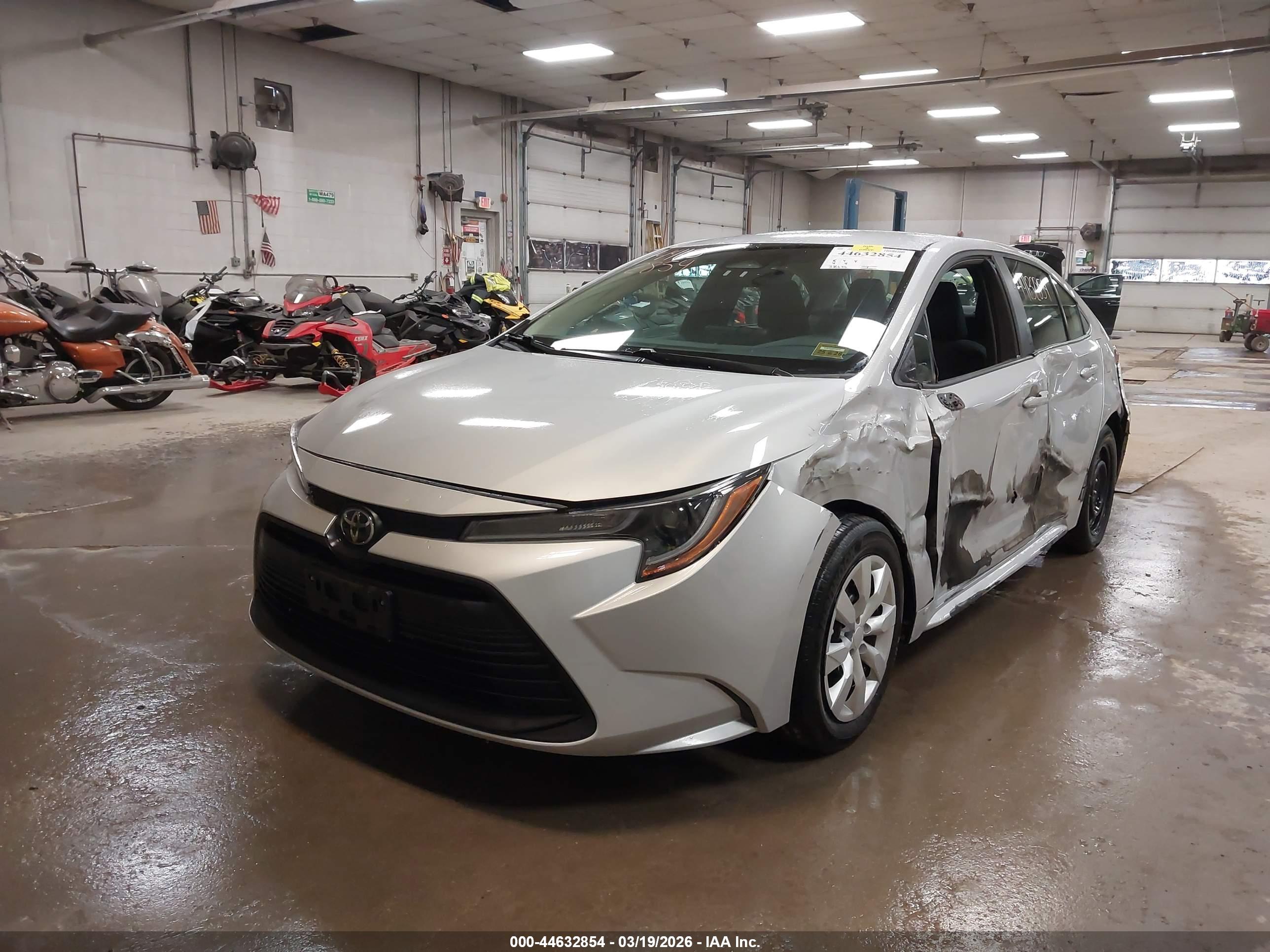 TOYOTA COROLLA image 2
