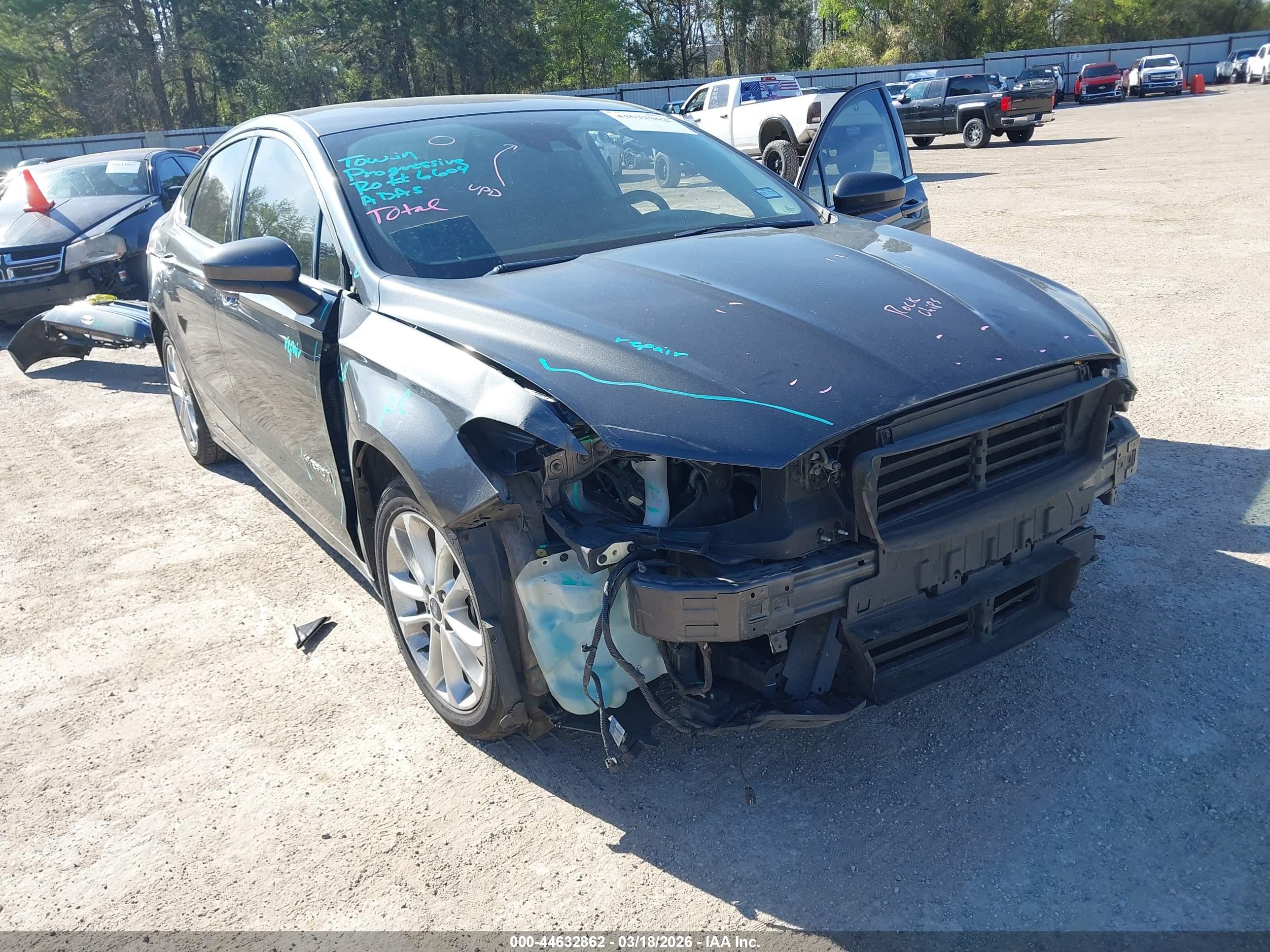 FORD FUSION image 6