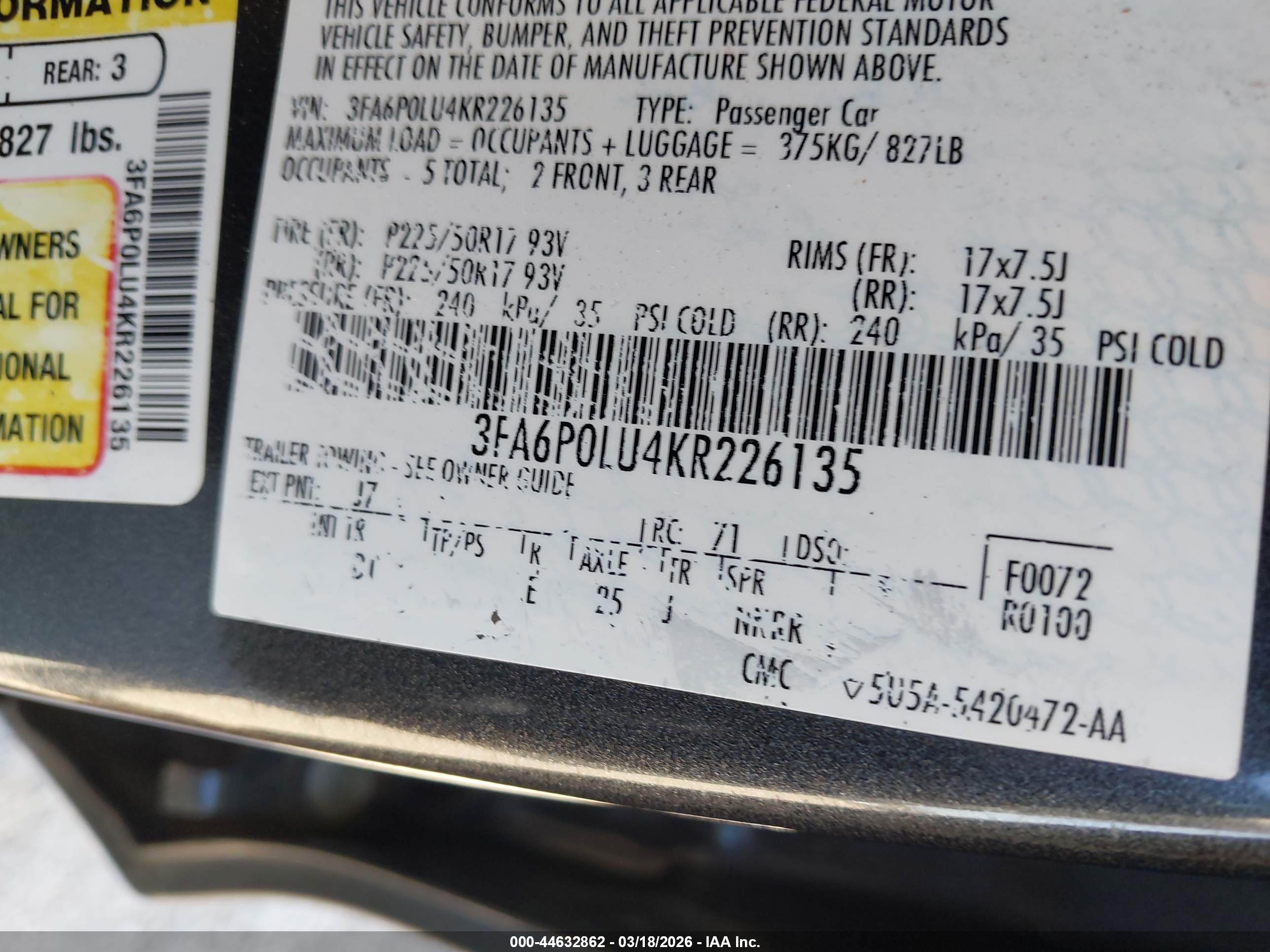 FORD FUSION image 9