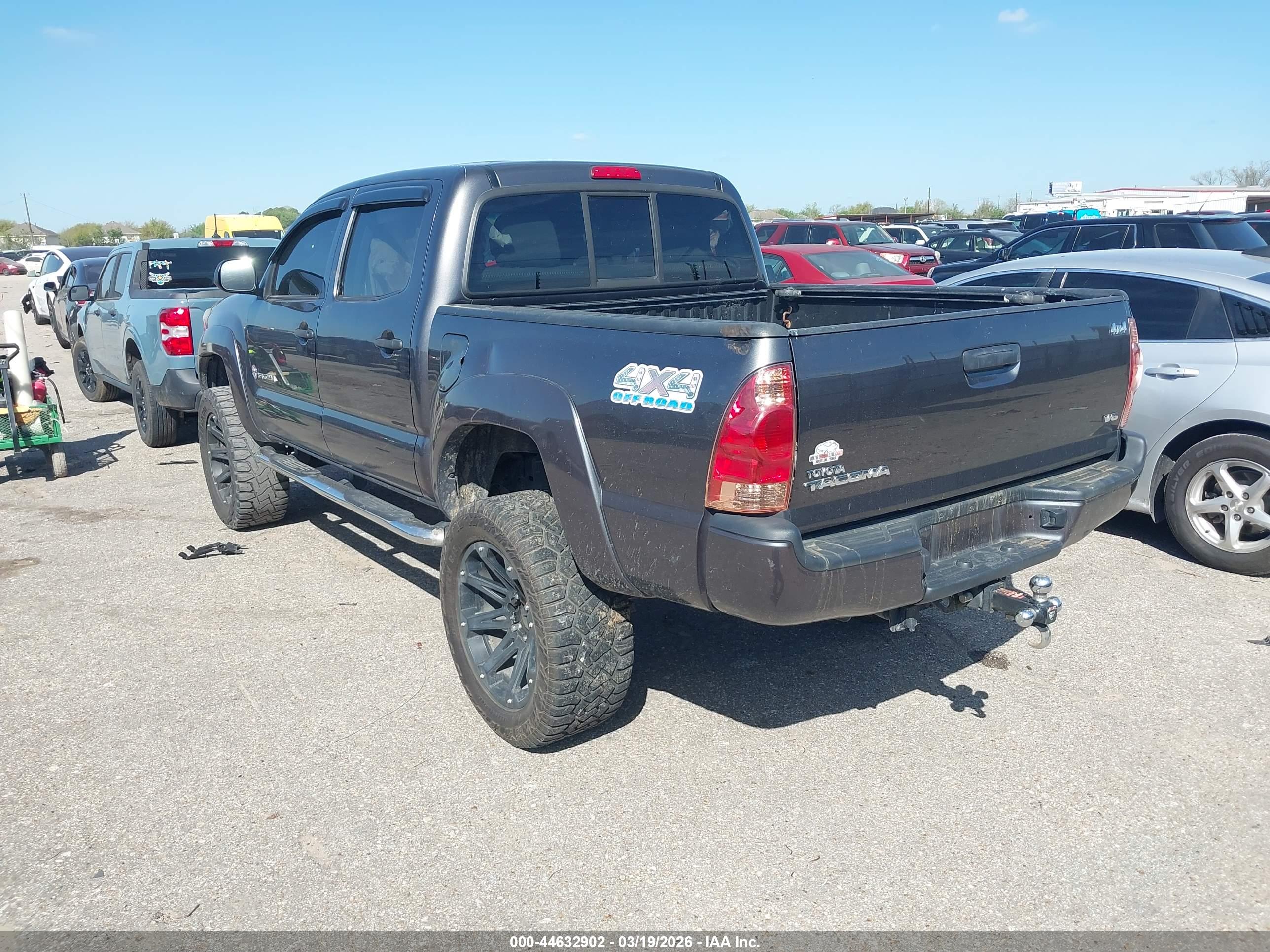 TOYOTA TACOMA image 3