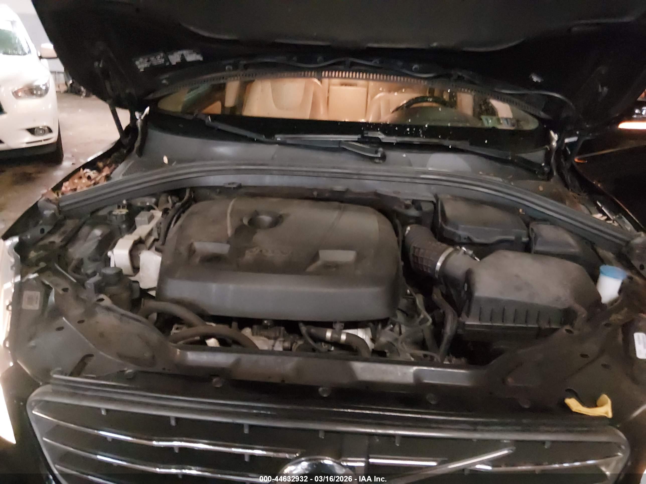 VOLVO XC60 image 10