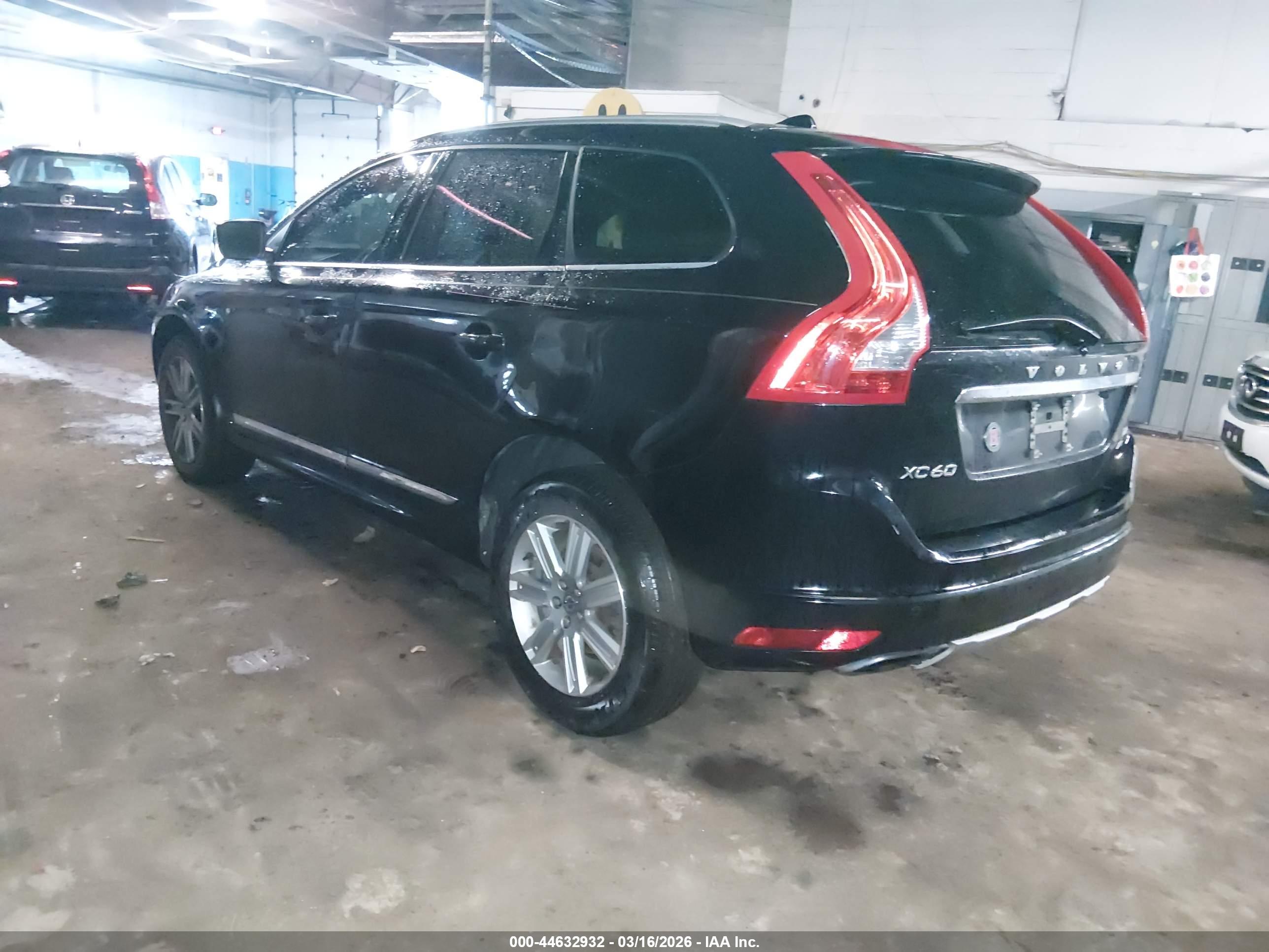 VOLVO XC60 image 3