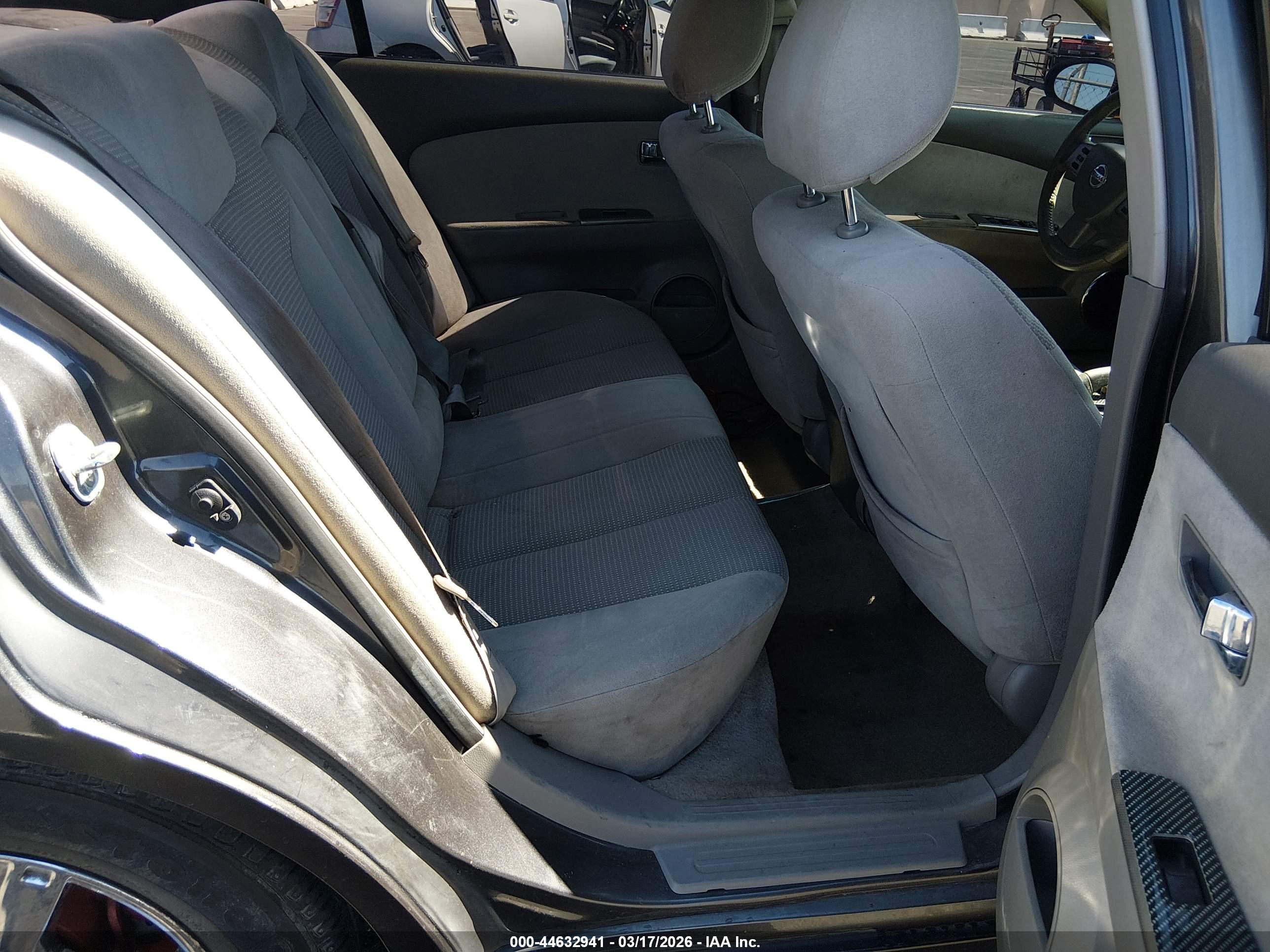 NISSAN ALTIMA image 8