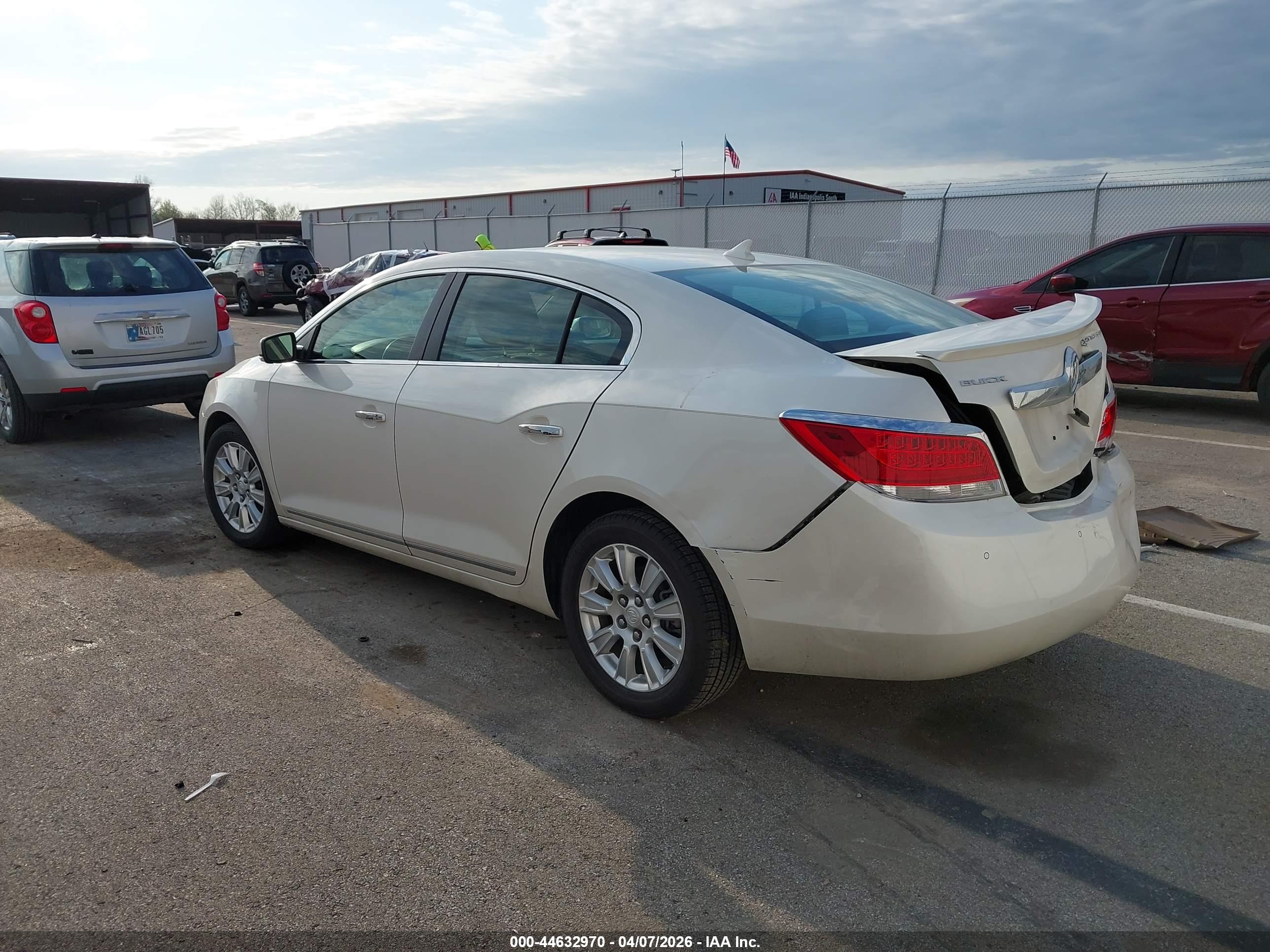 BUICK LACROSSE image 3