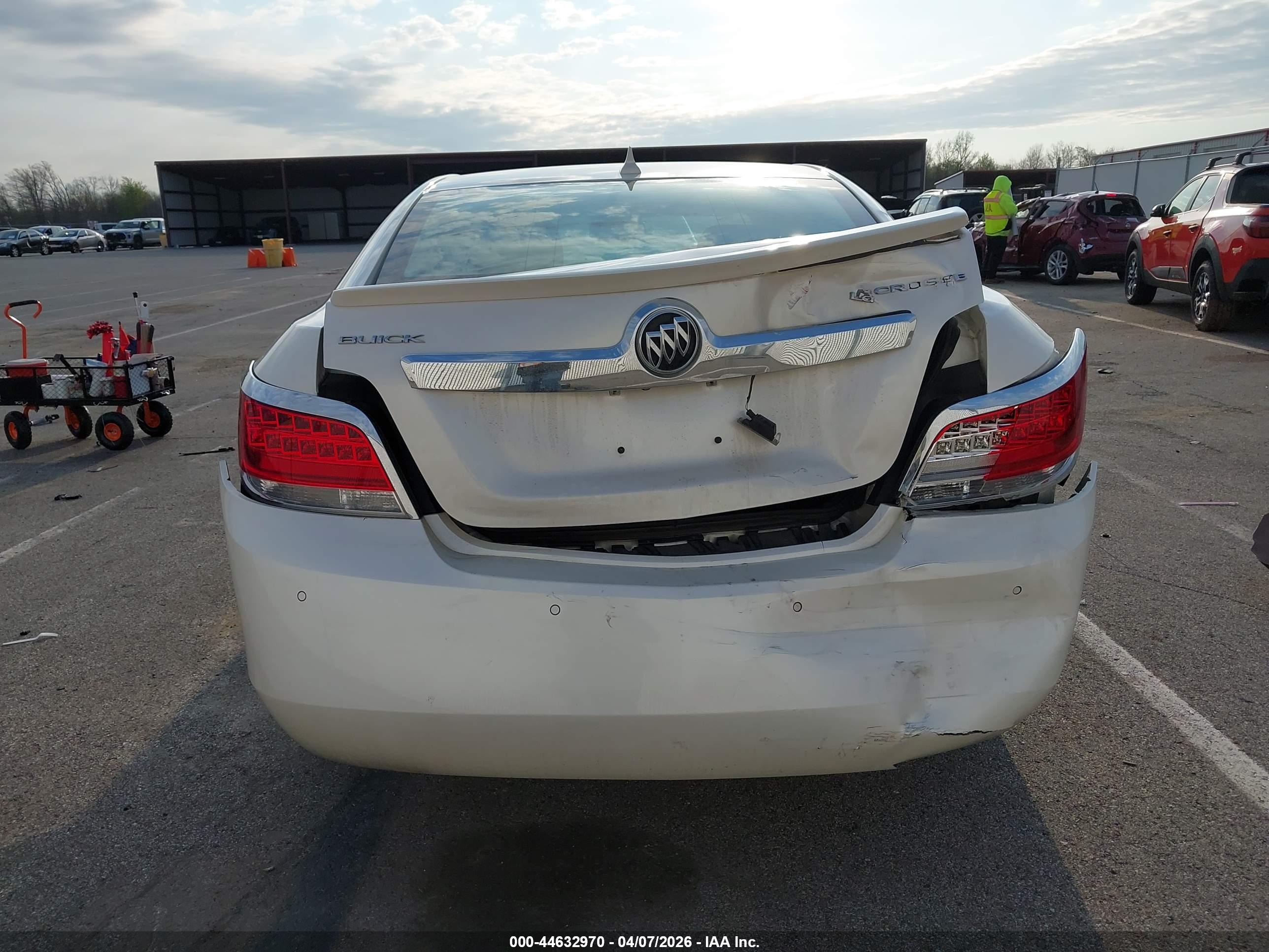 BUICK LACROSSE image 6