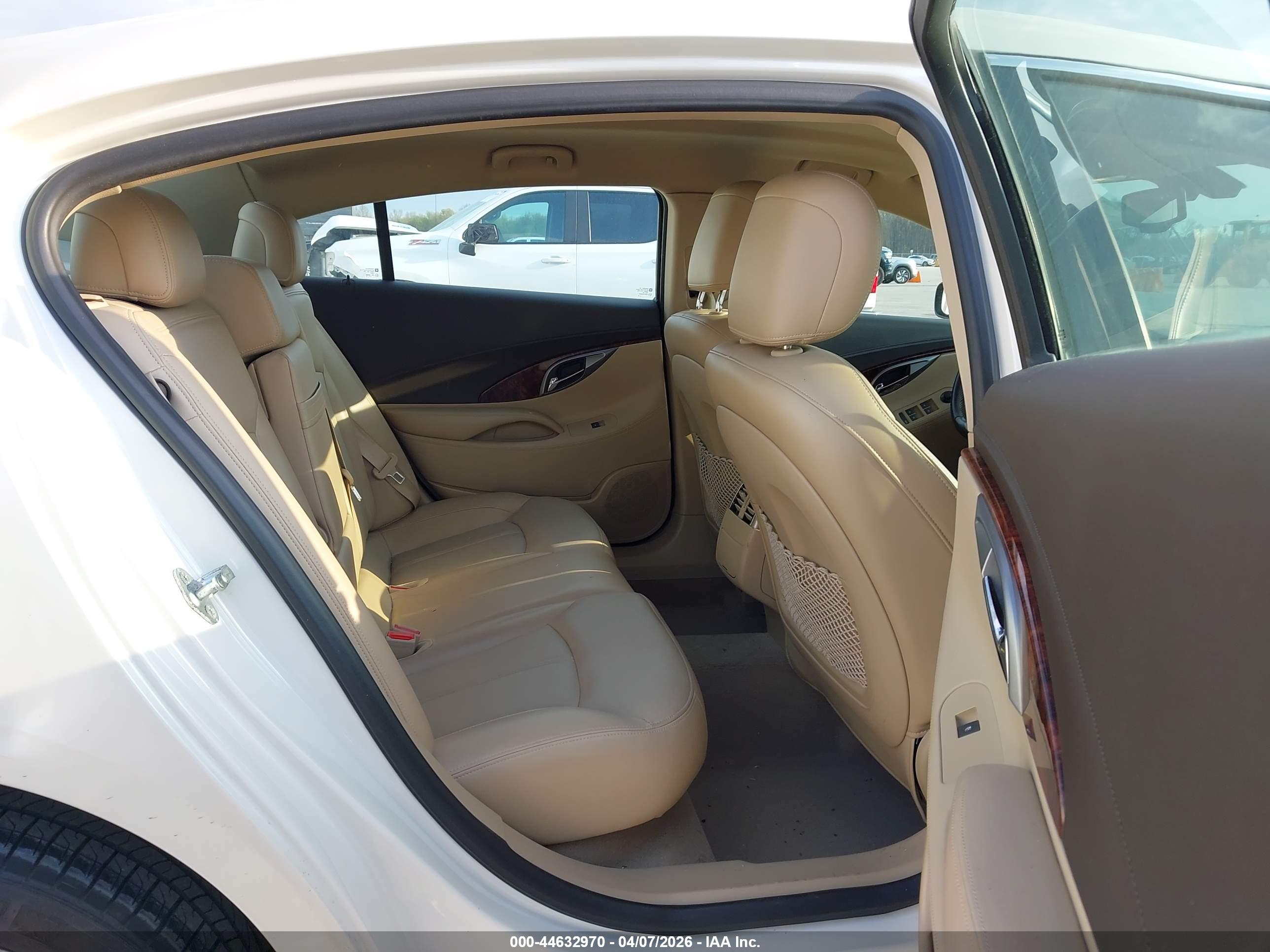 BUICK LACROSSE image 8