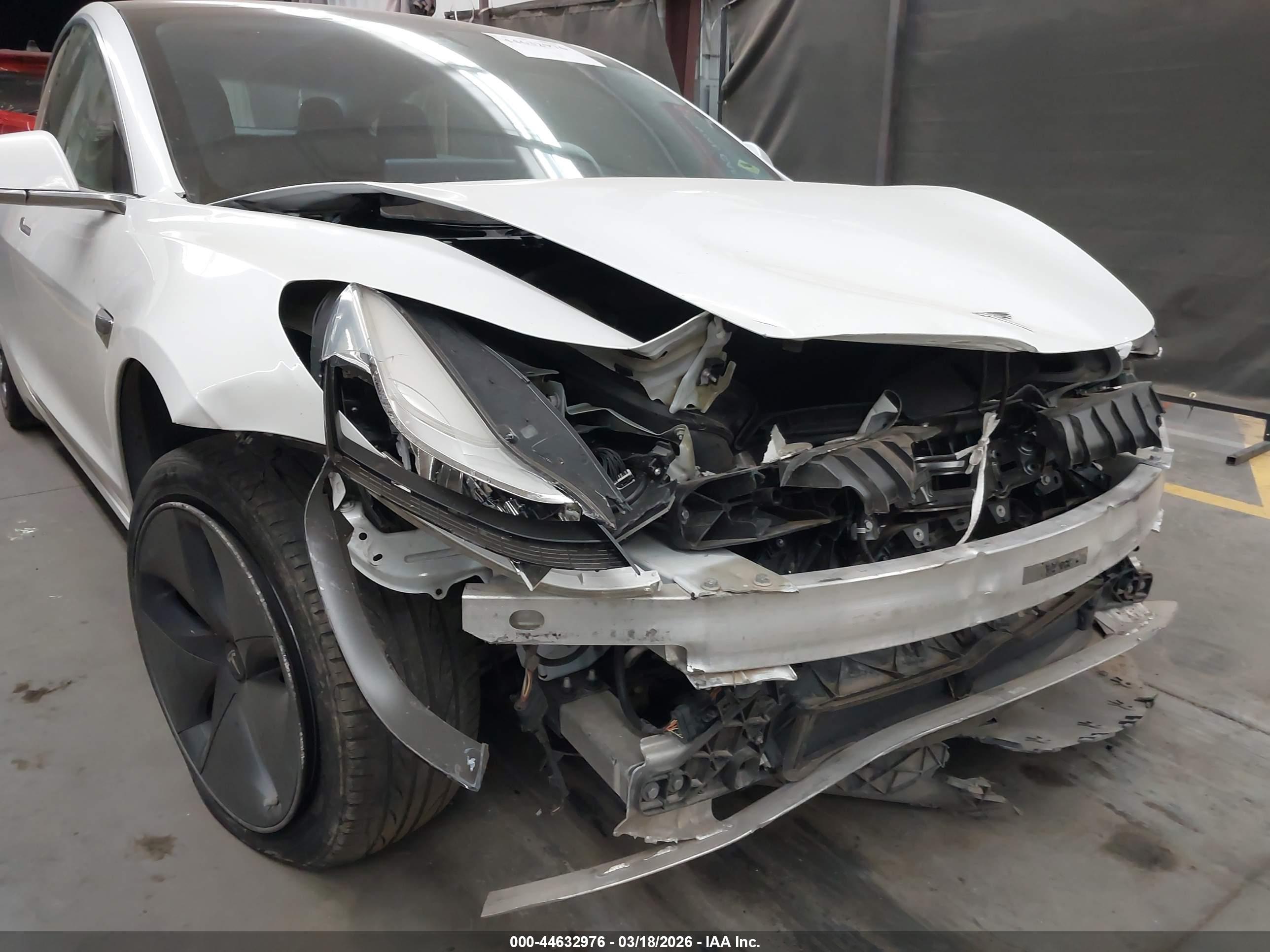 TESLA MODEL image 6
