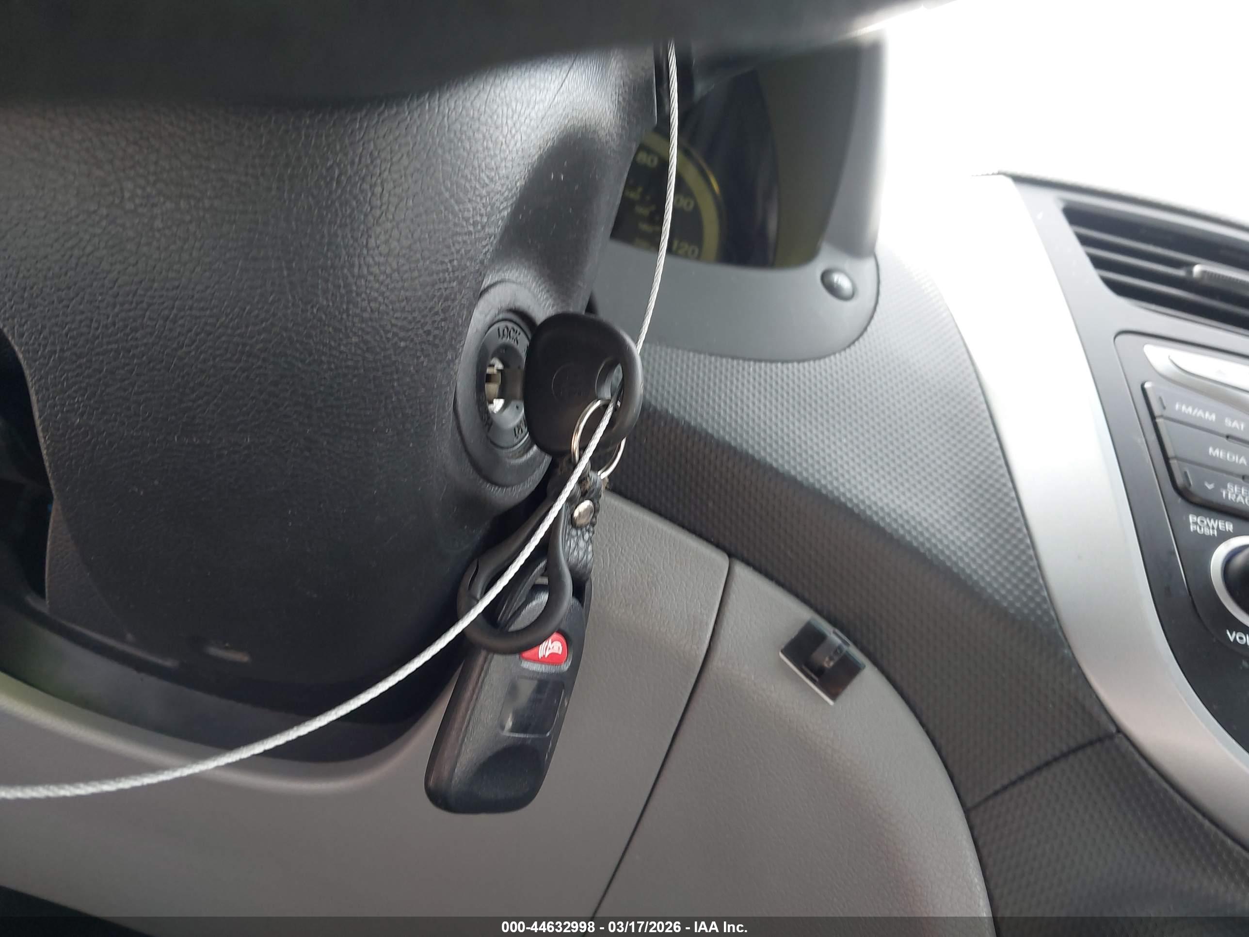 HYUNDAI ACCENT image 11