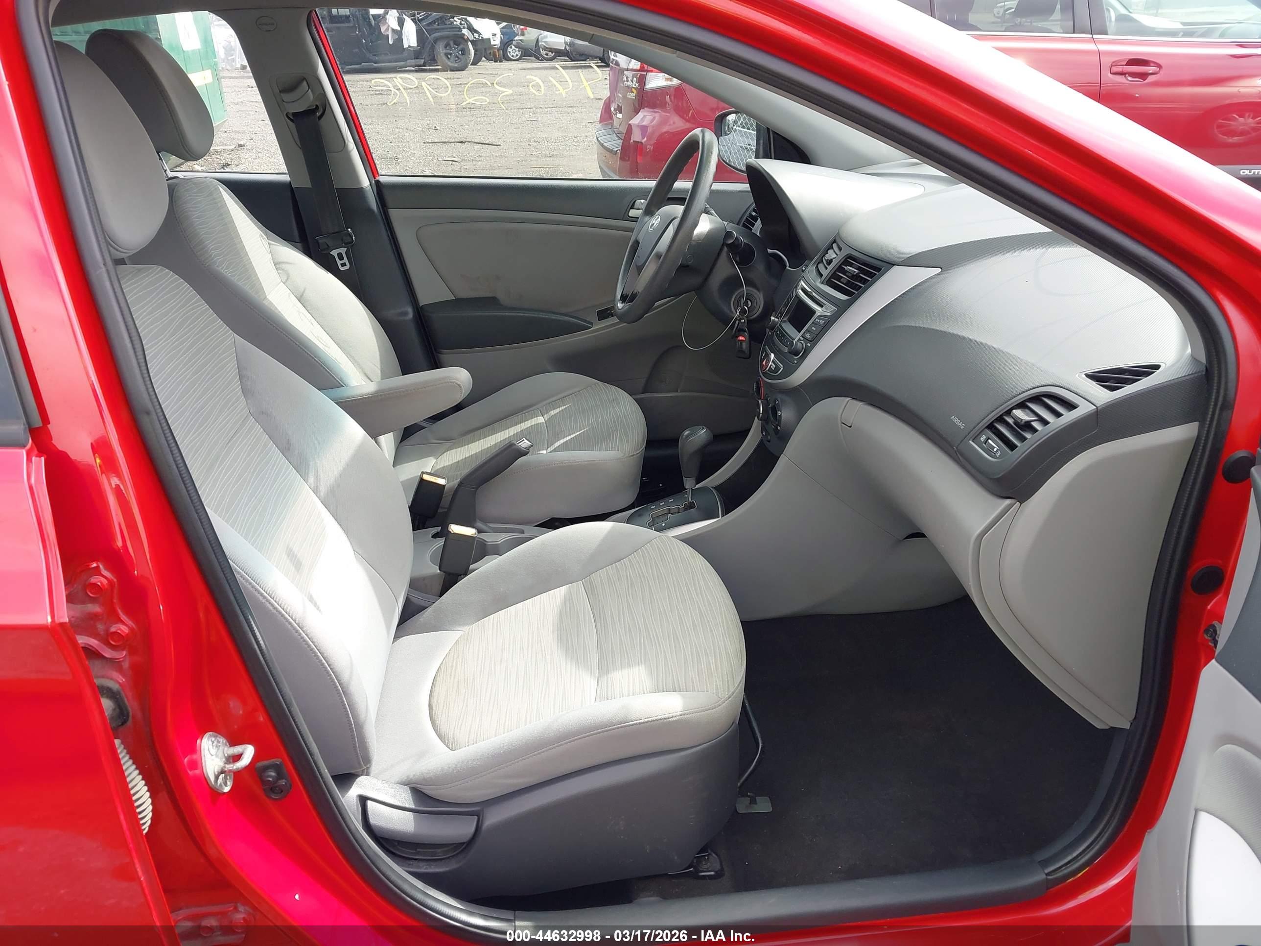 HYUNDAI ACCENT image 5