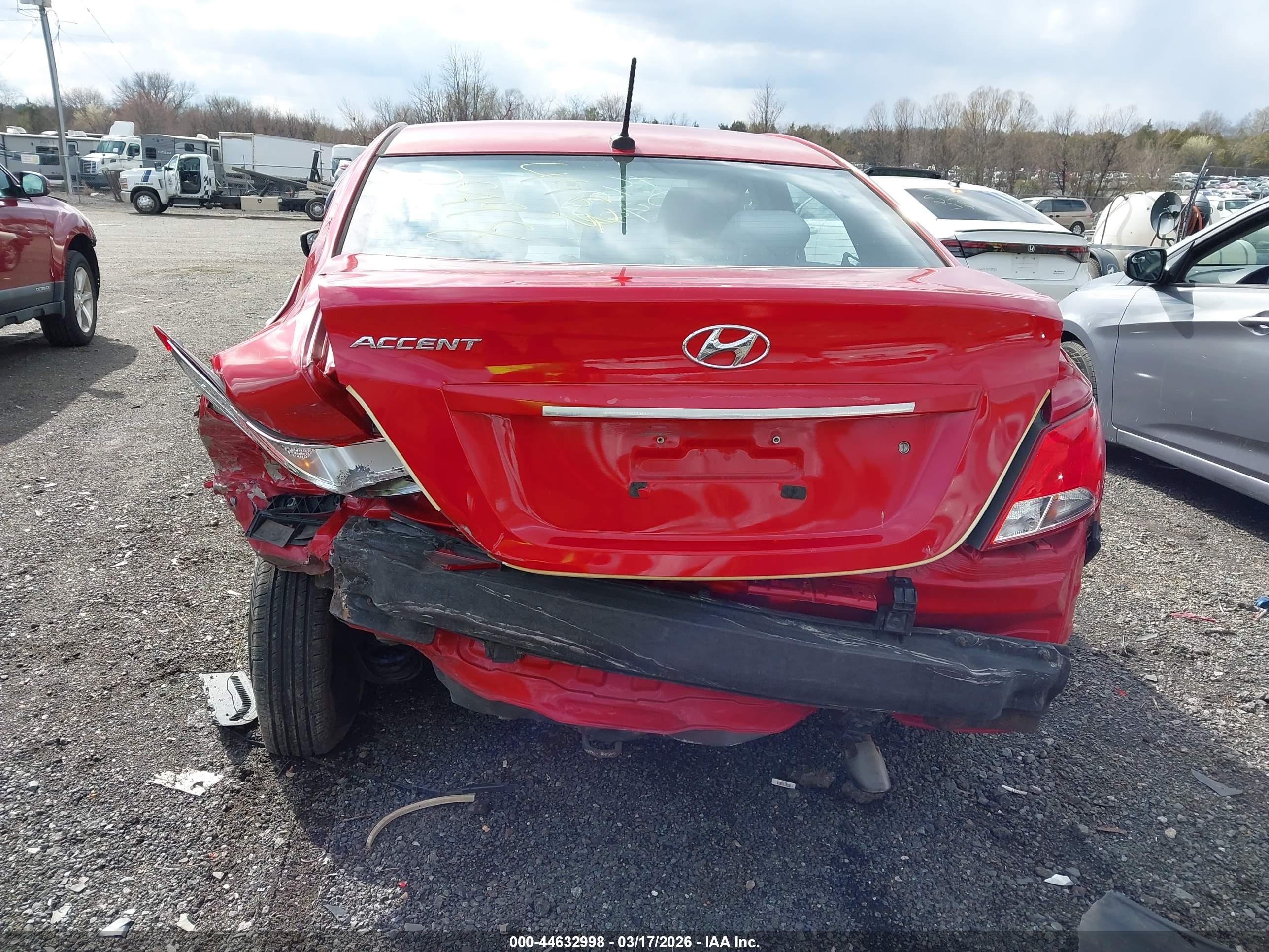 HYUNDAI ACCENT image 6