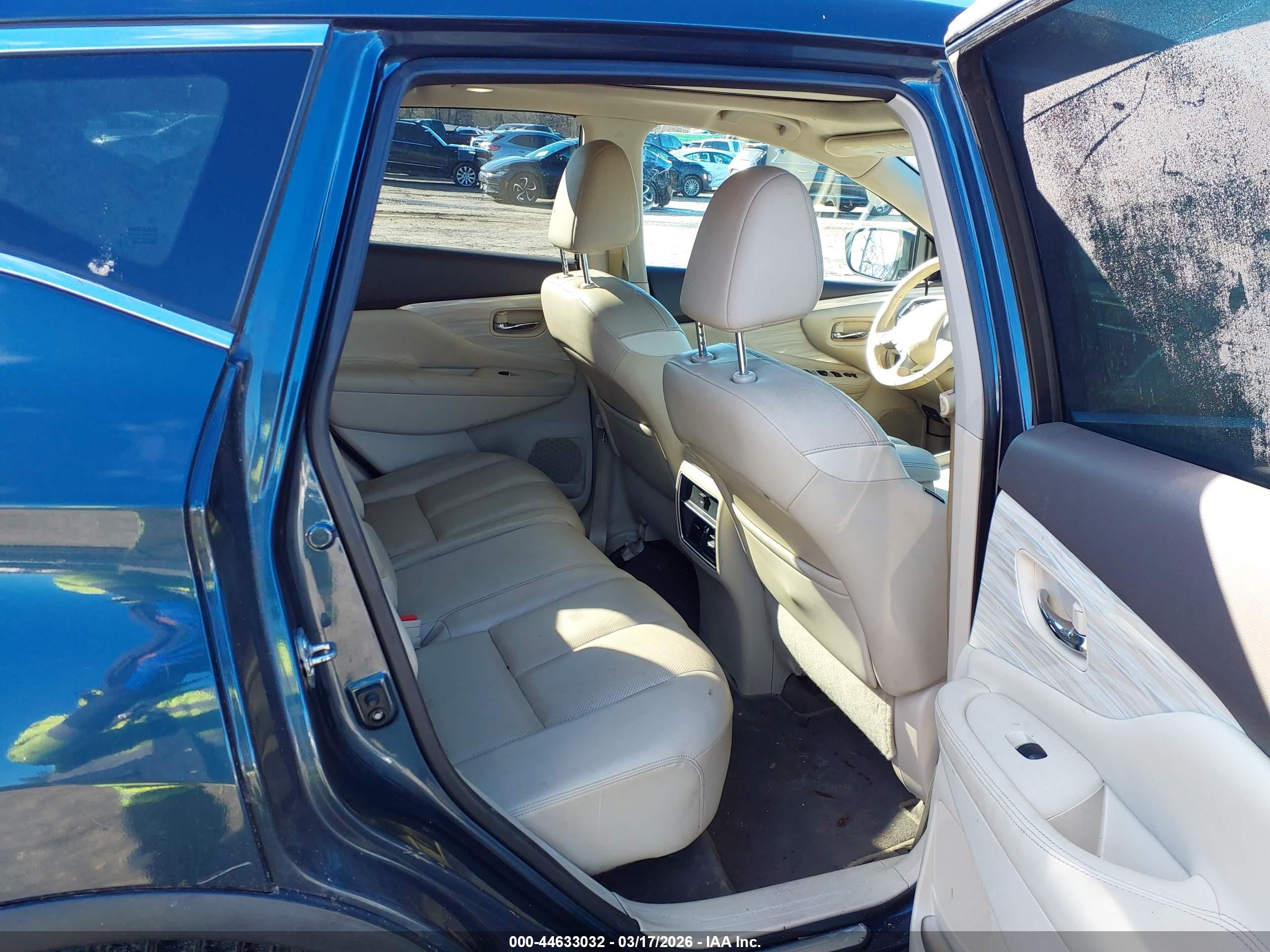 NISSAN MURANO image 8
