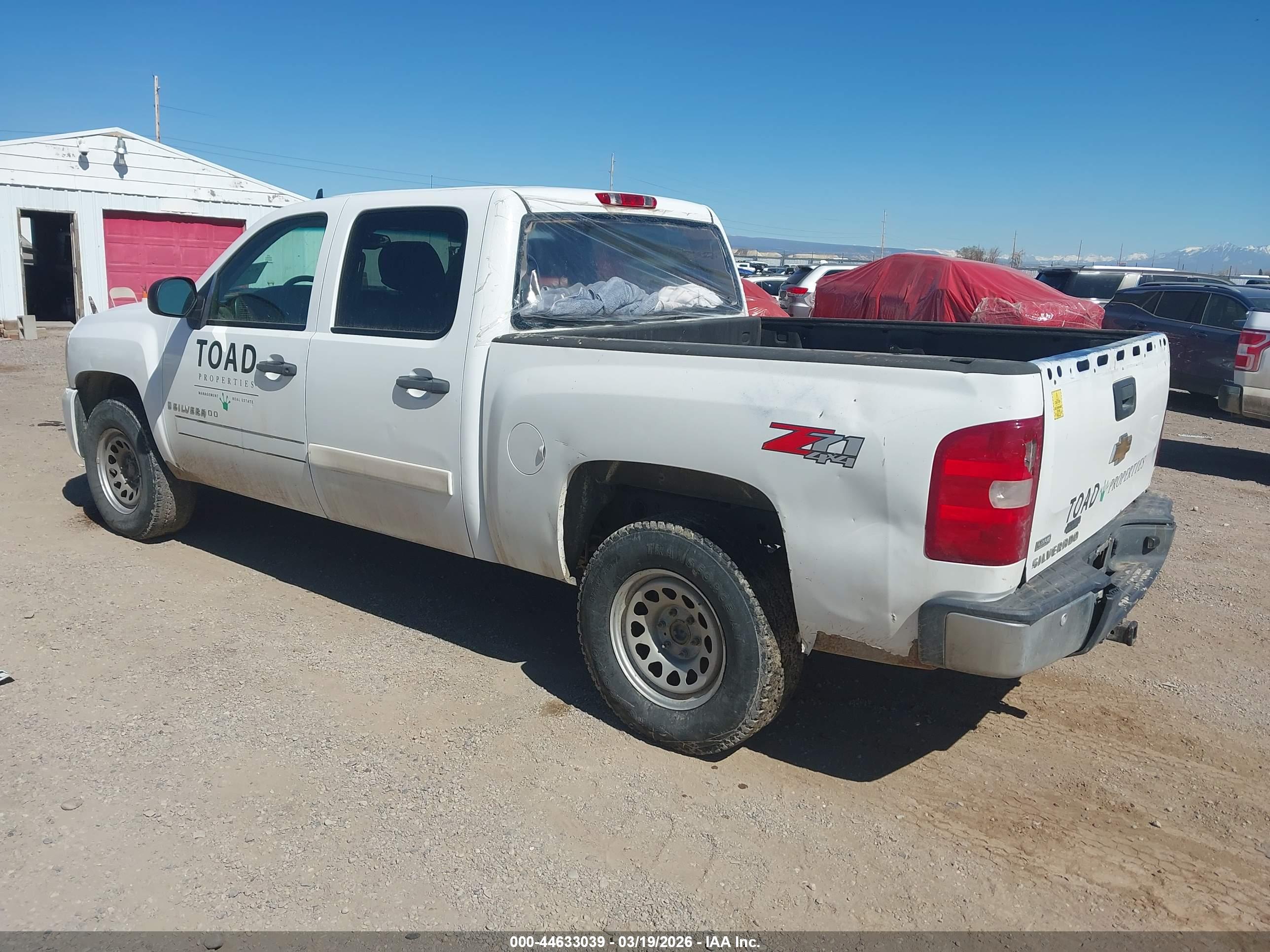 CHEVROLET SILVERADO image 3