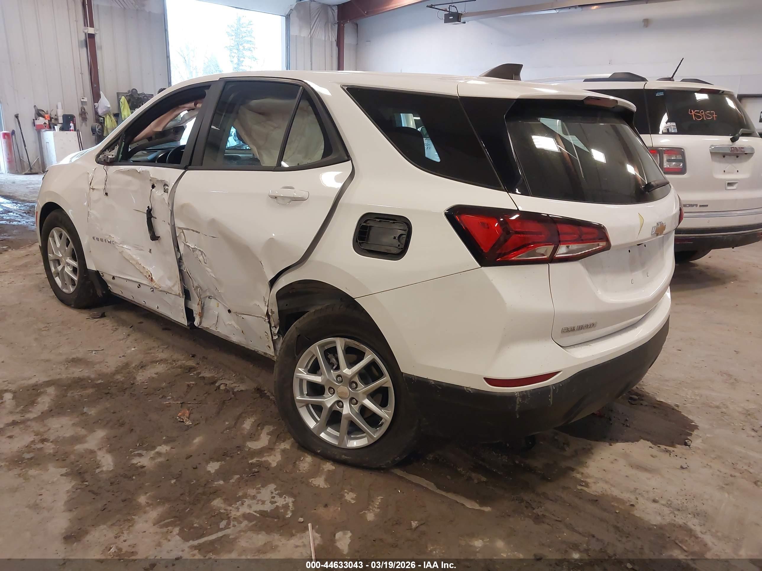 CHEVROLET EQUINOX image 3