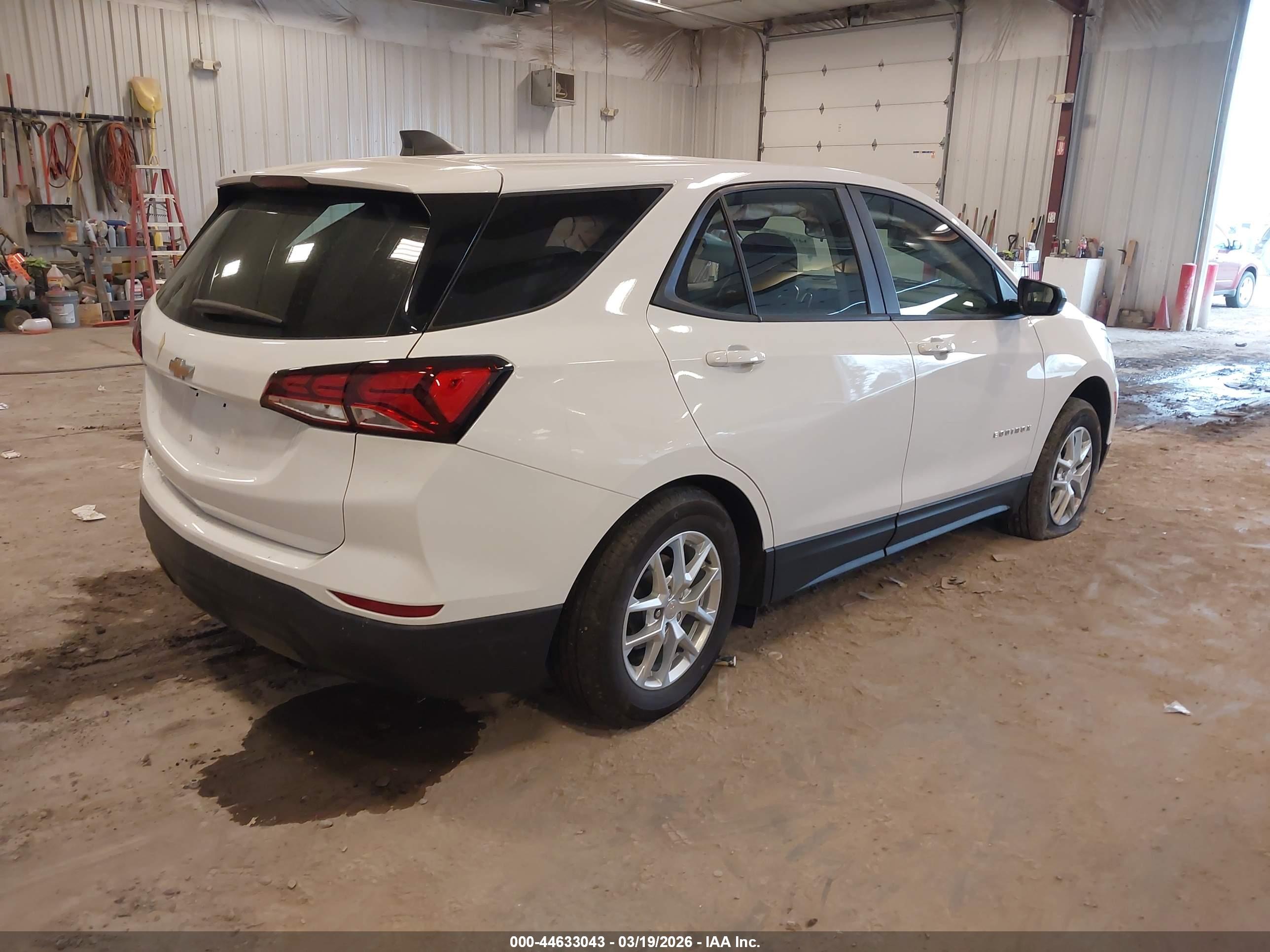 CHEVROLET EQUINOX image 4