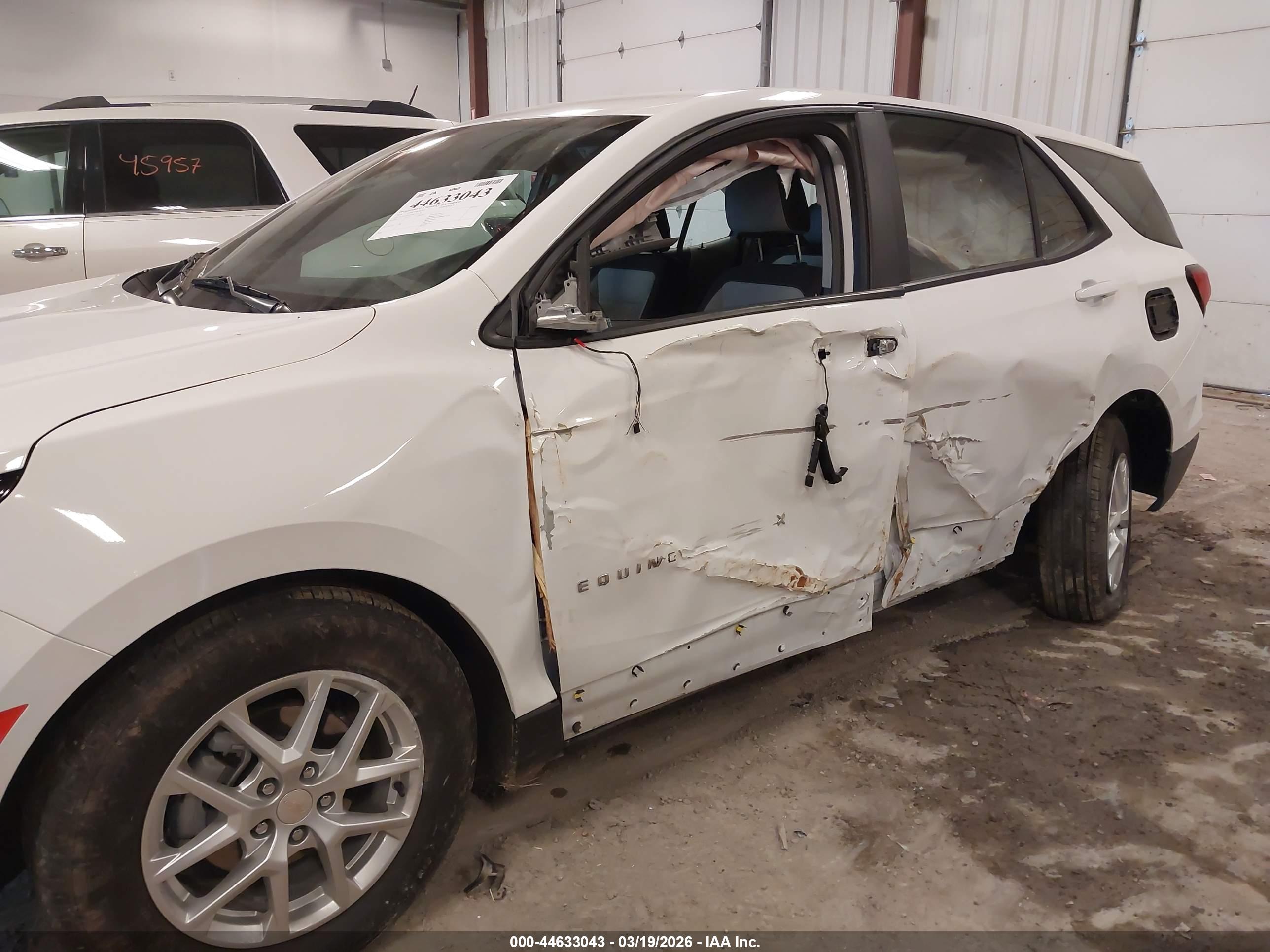 CHEVROLET EQUINOX image 6