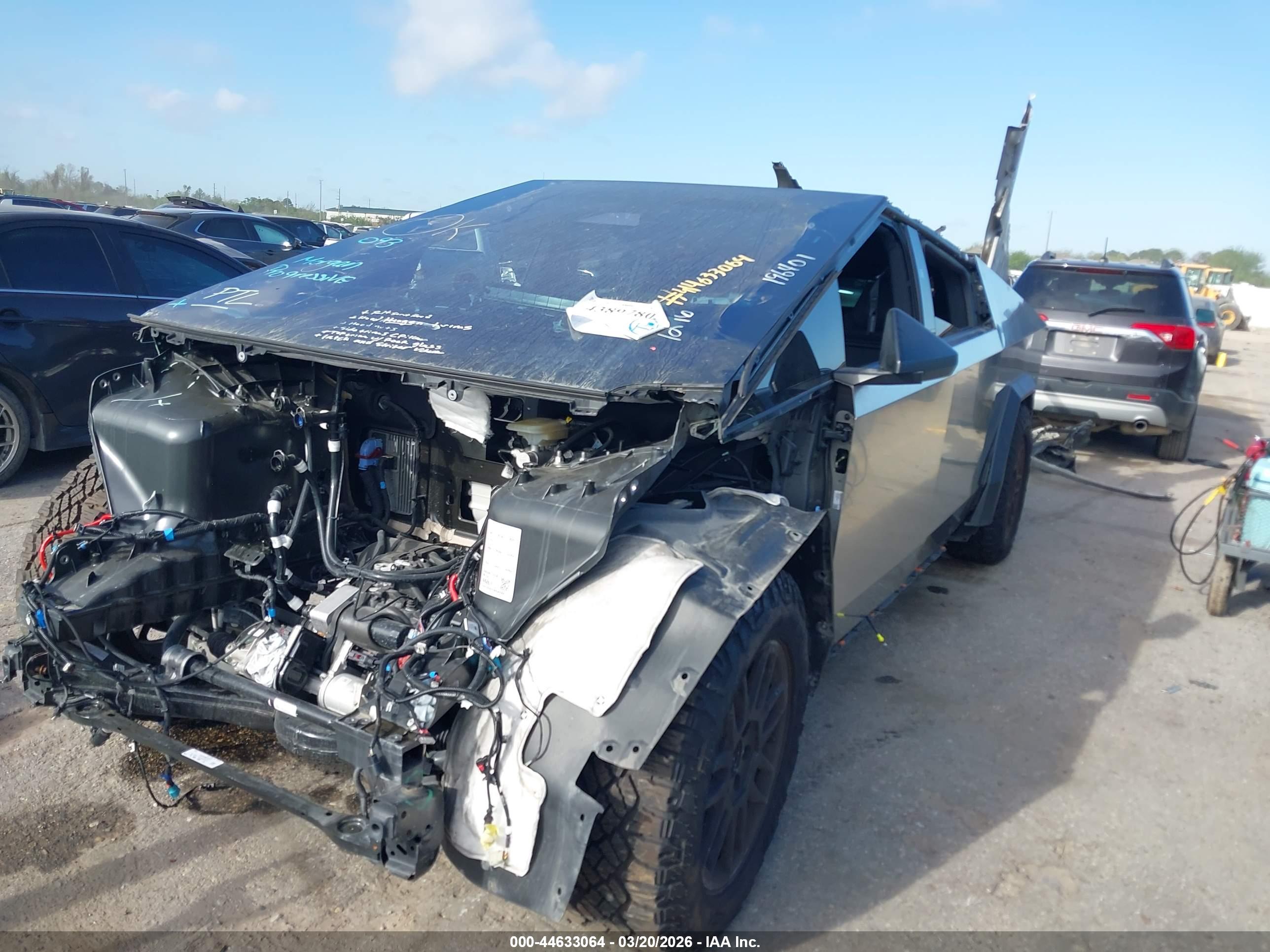 TESLA CYBERTRUCK image 2