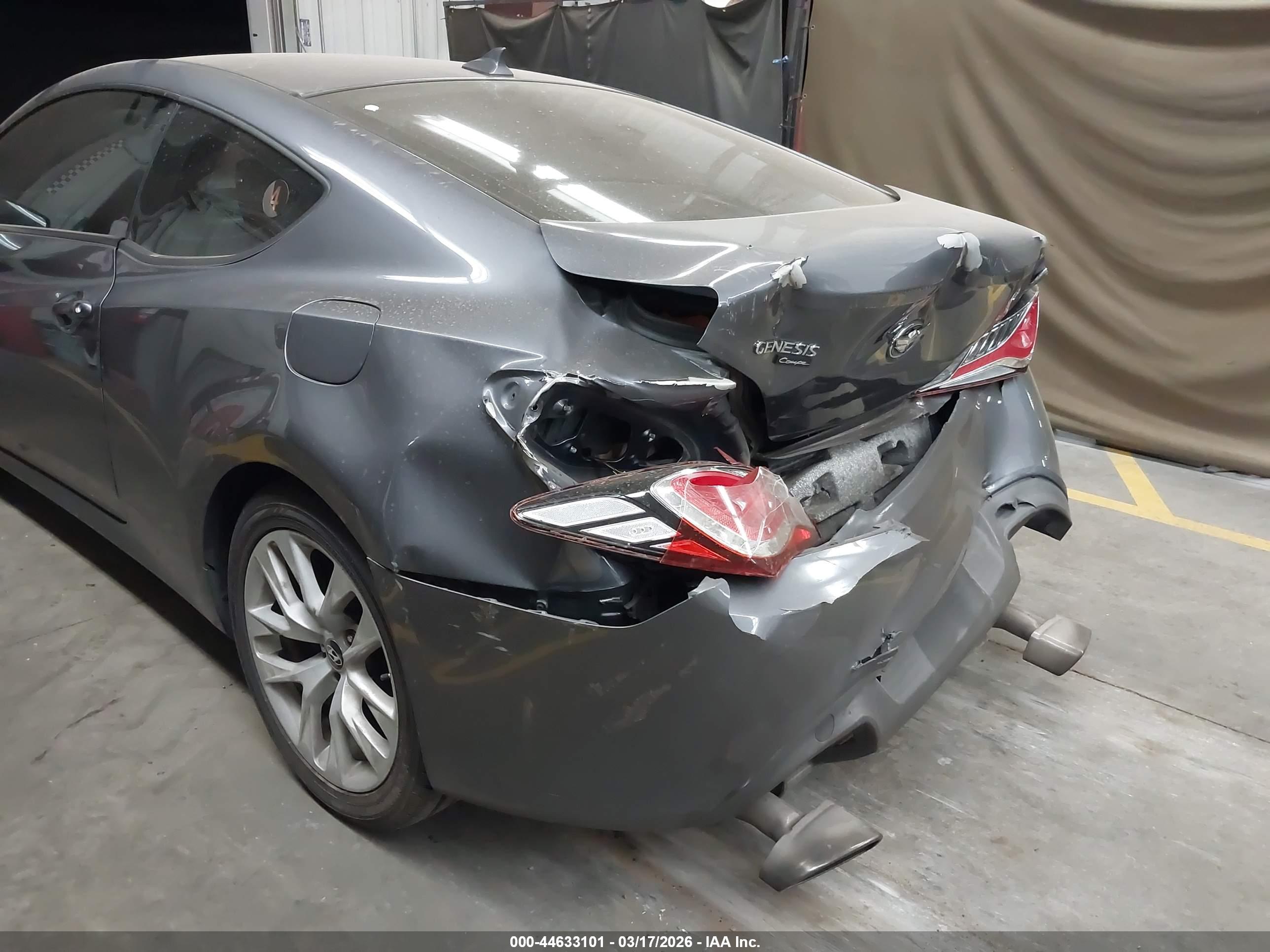 HYUNDAI GENESIS image 6