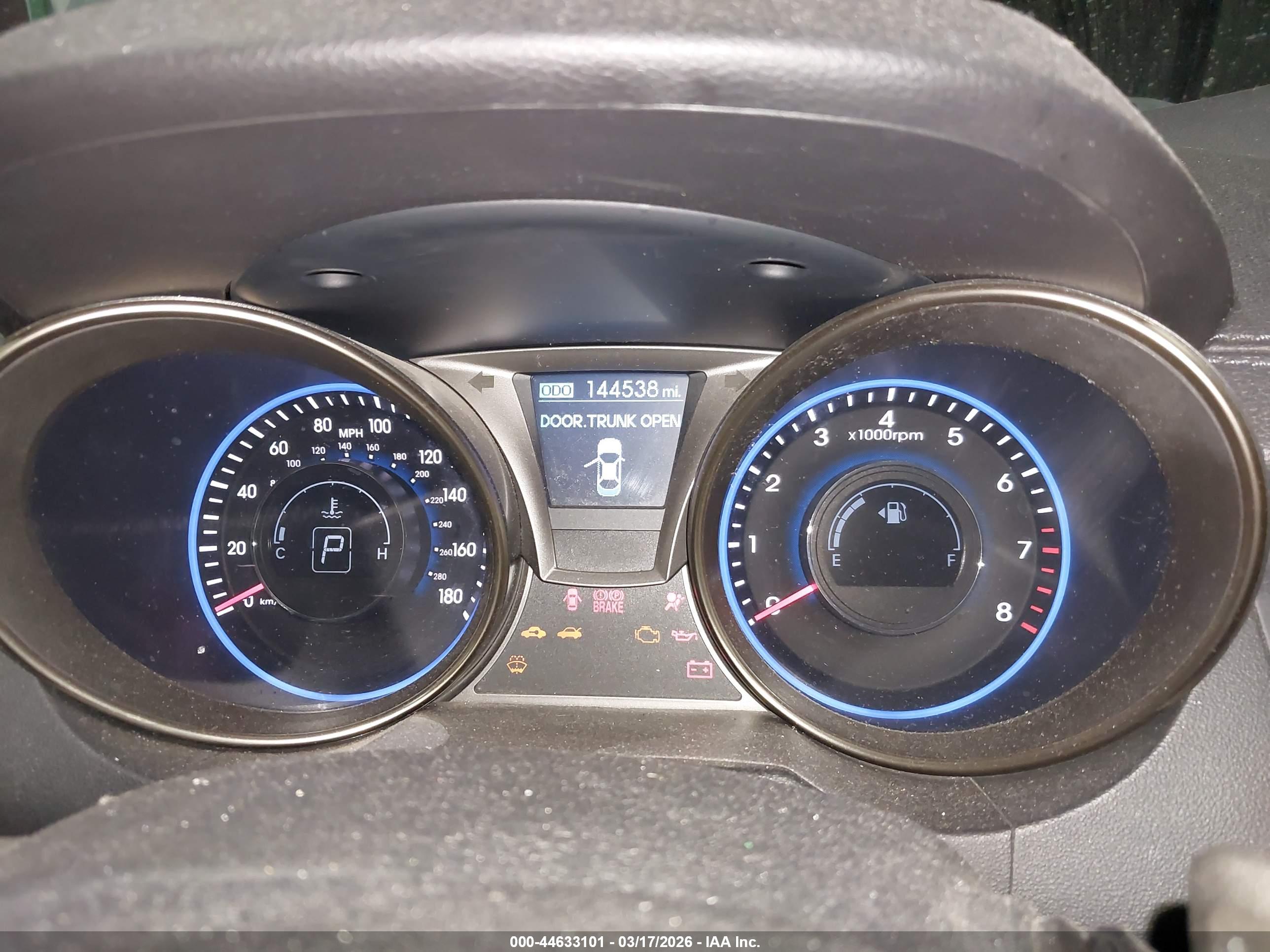 HYUNDAI GENESIS image 7