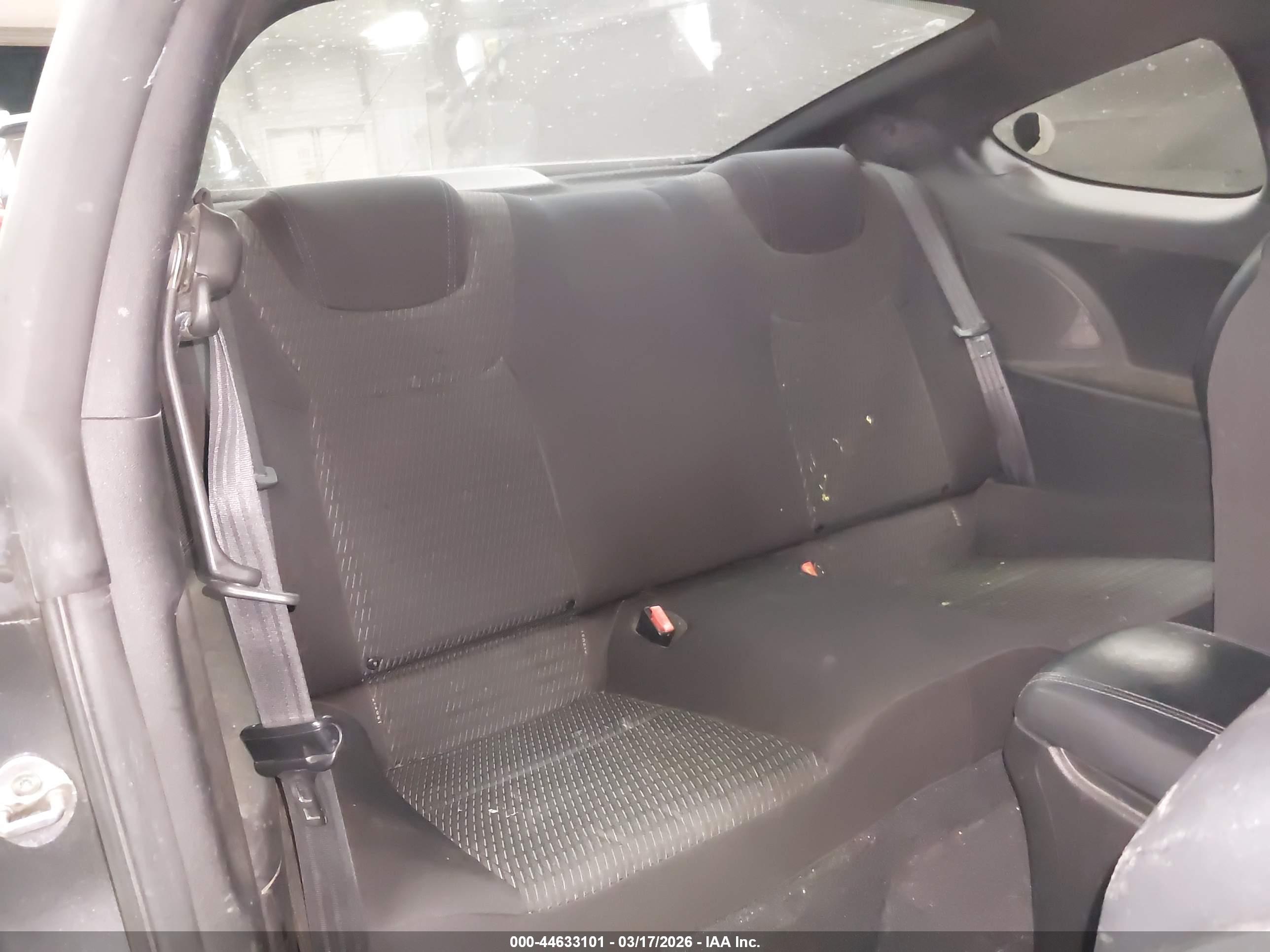 HYUNDAI GENESIS image 8