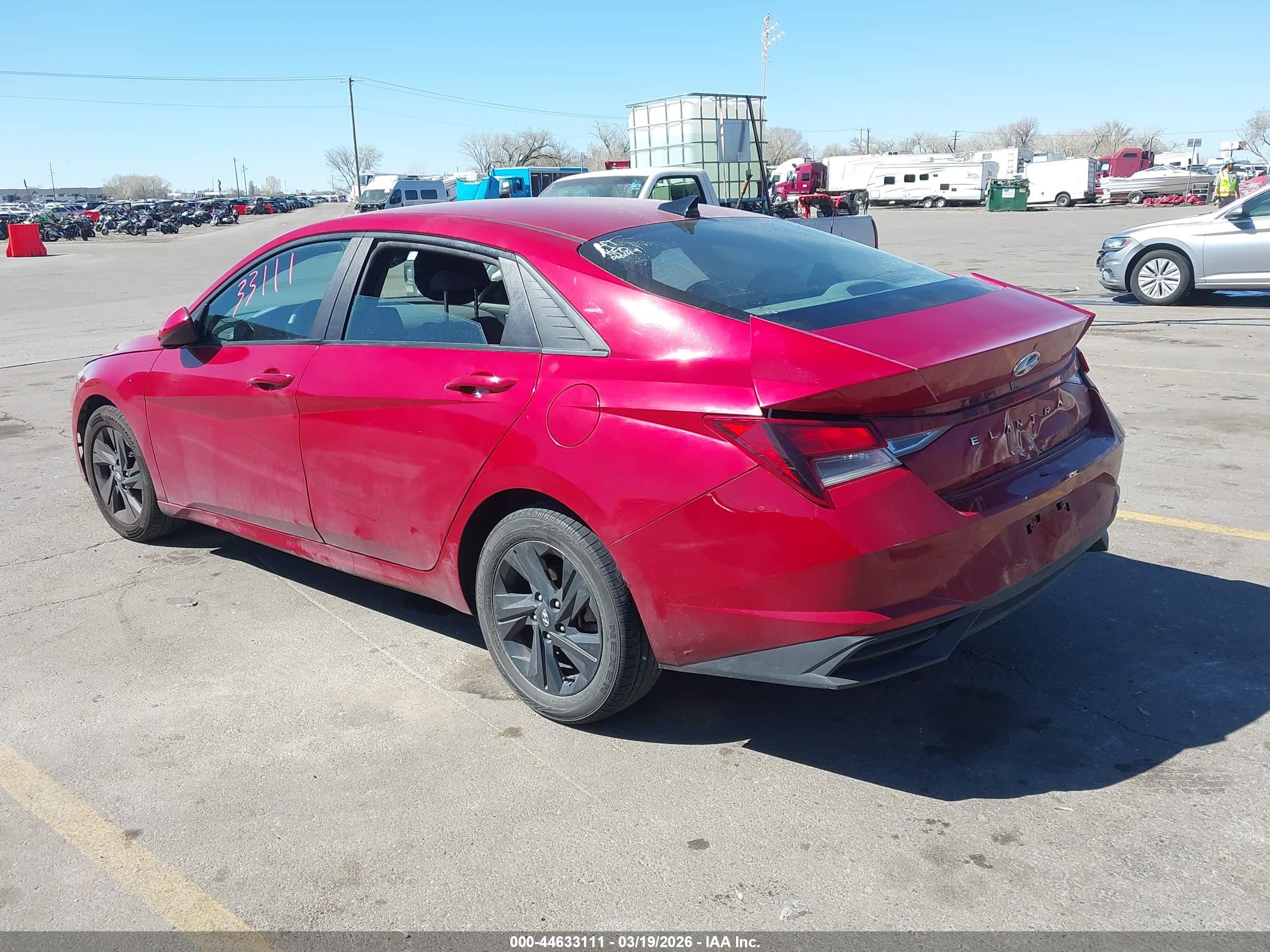 HYUNDAI ELANTRA image 3