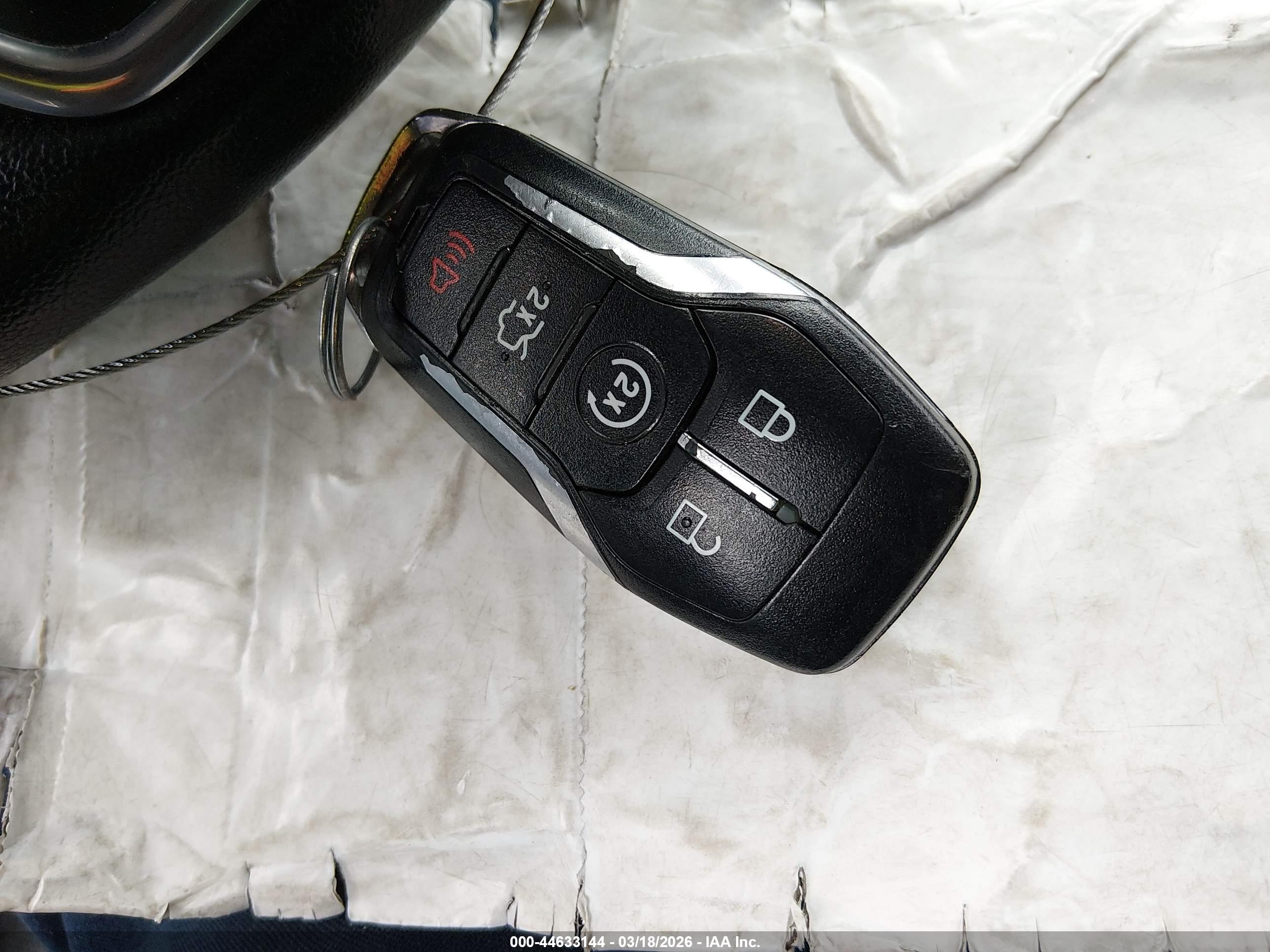 FORD FUSION image 11