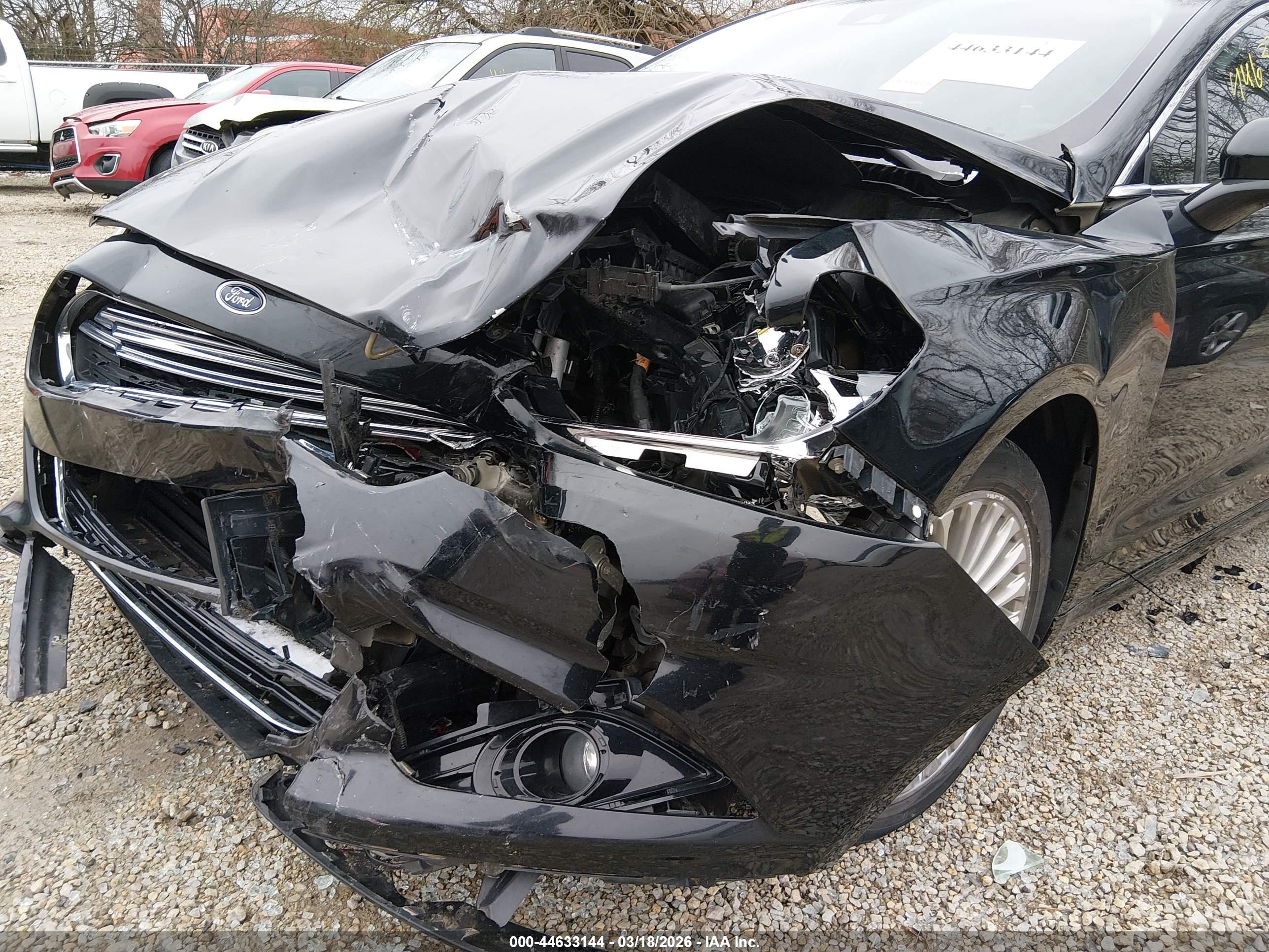 FORD FUSION image 6