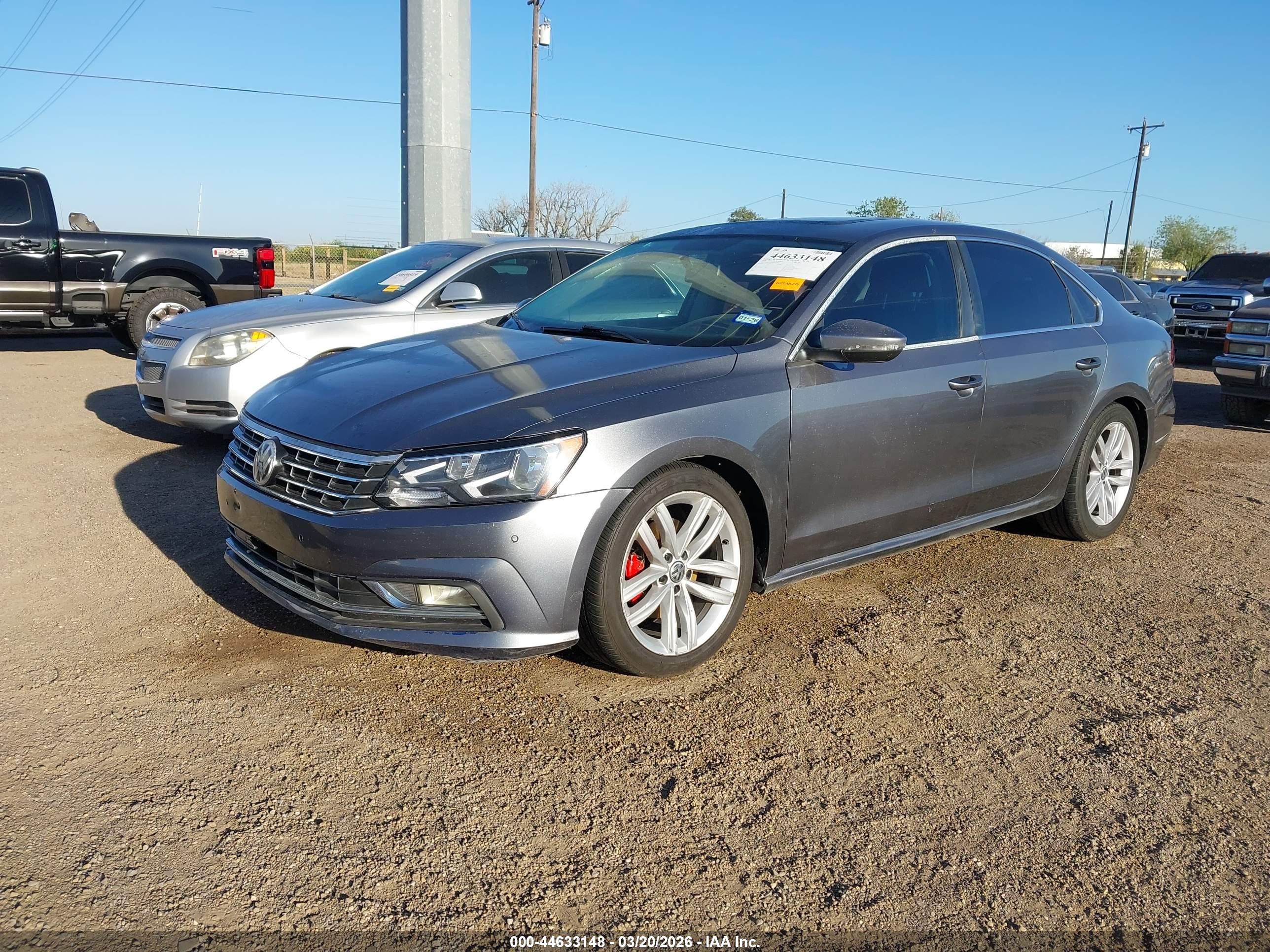 VOLKSWAGEN PASSAT image 2