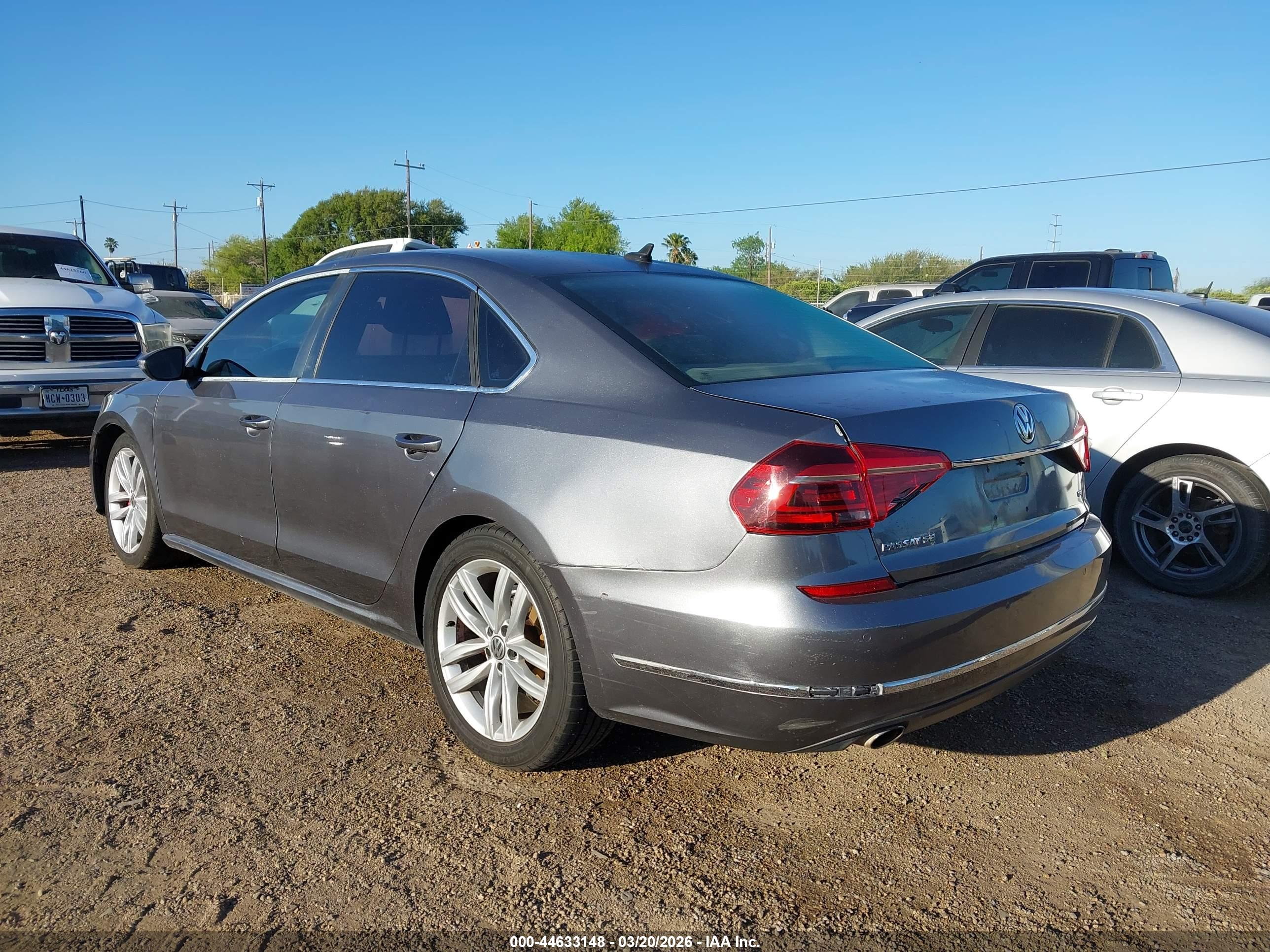 VOLKSWAGEN PASSAT image 3