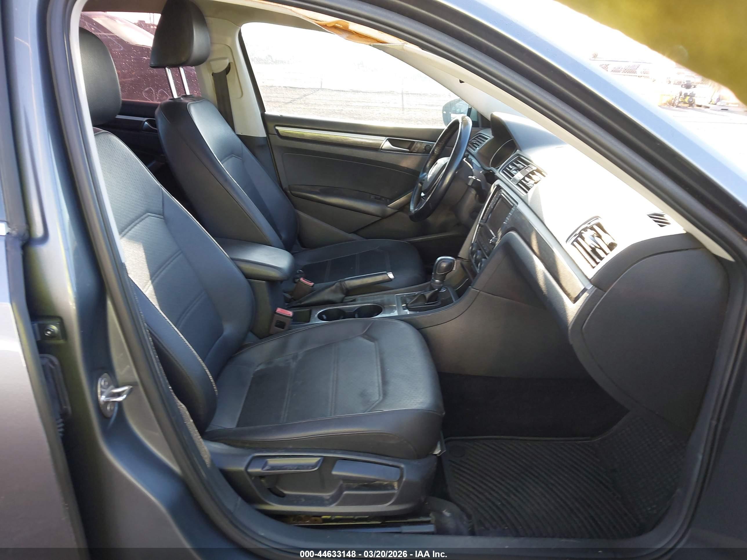 VOLKSWAGEN PASSAT image 5