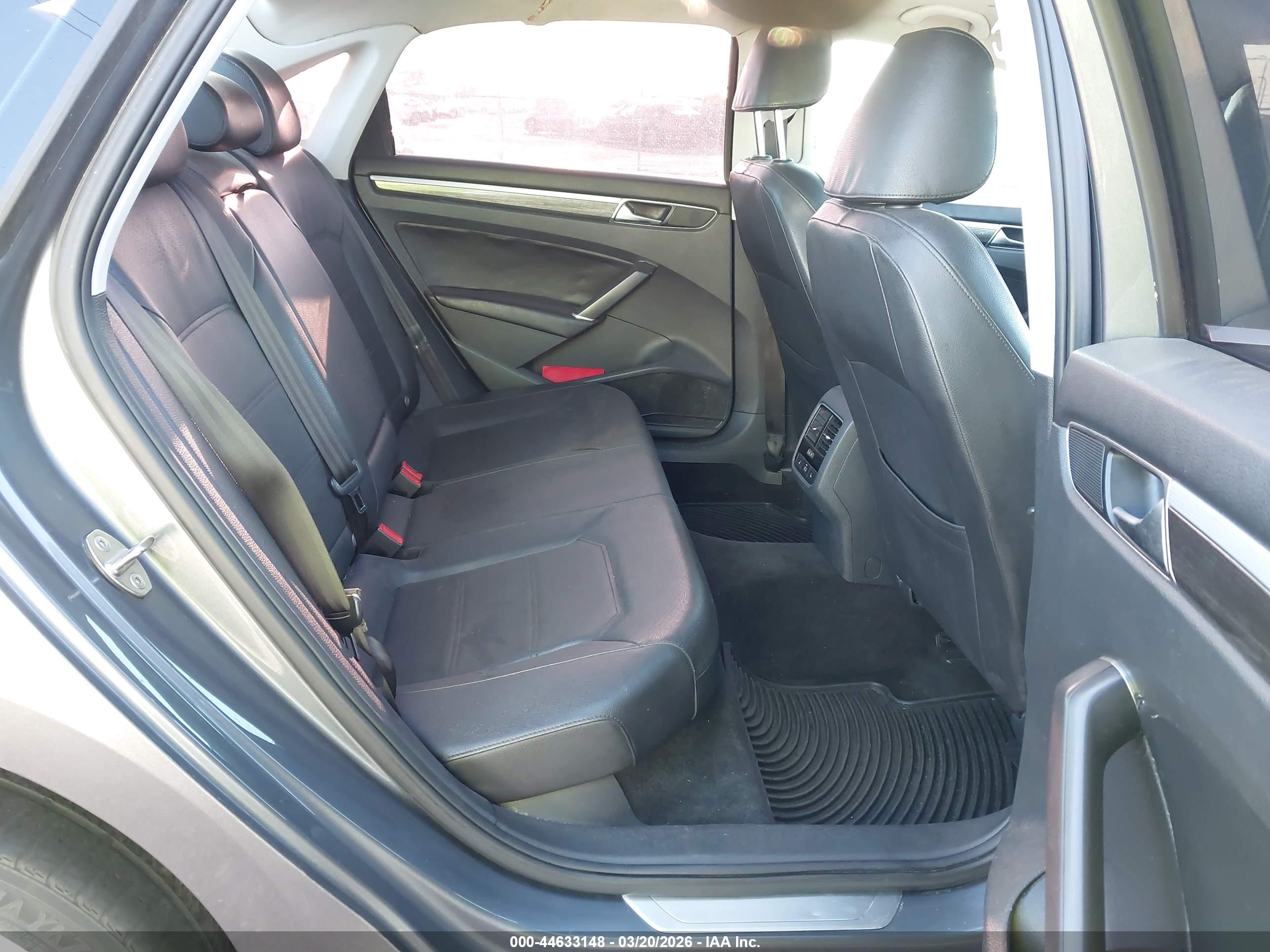 VOLKSWAGEN PASSAT image 8