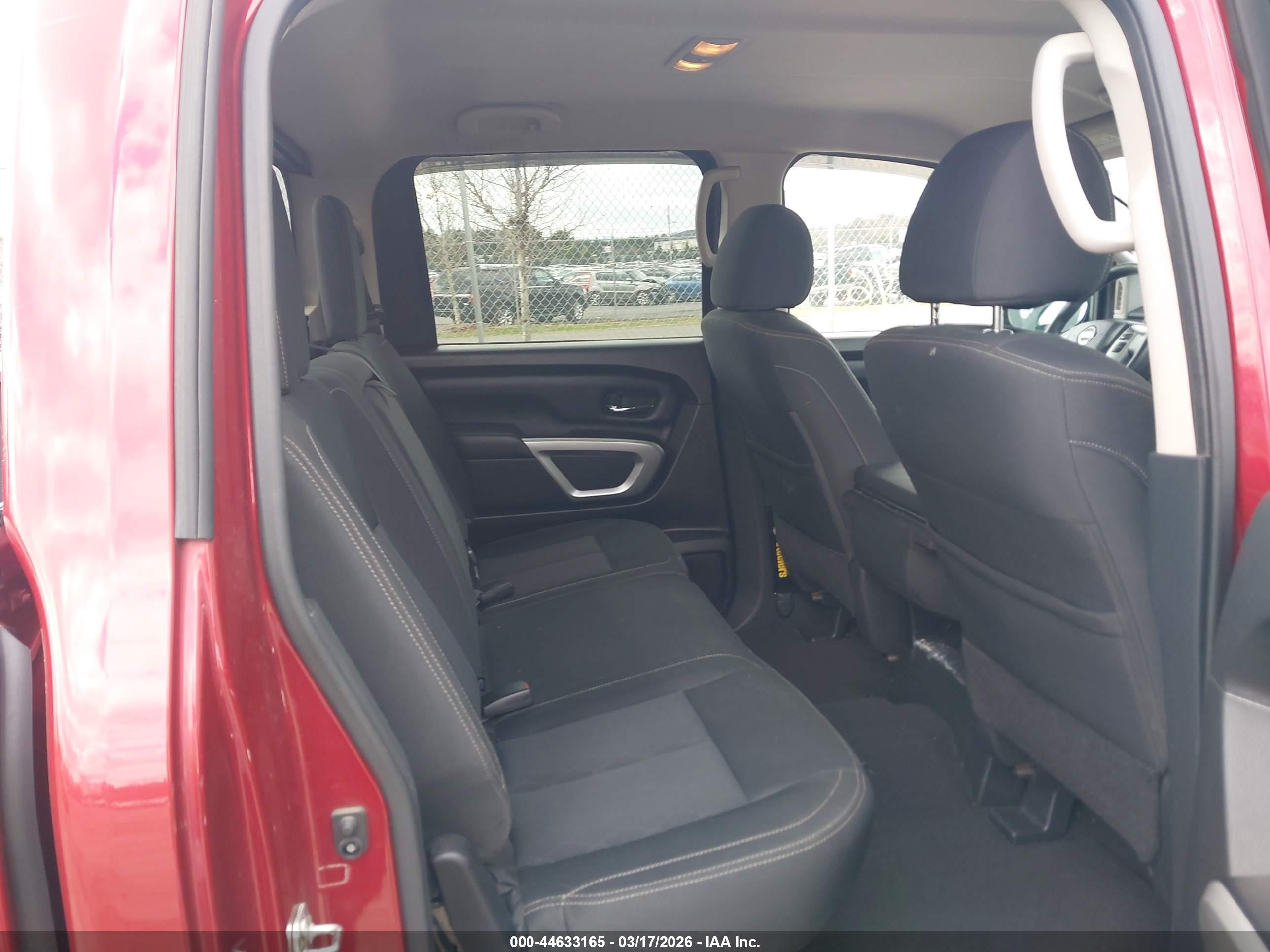NISSAN TITAN image 8