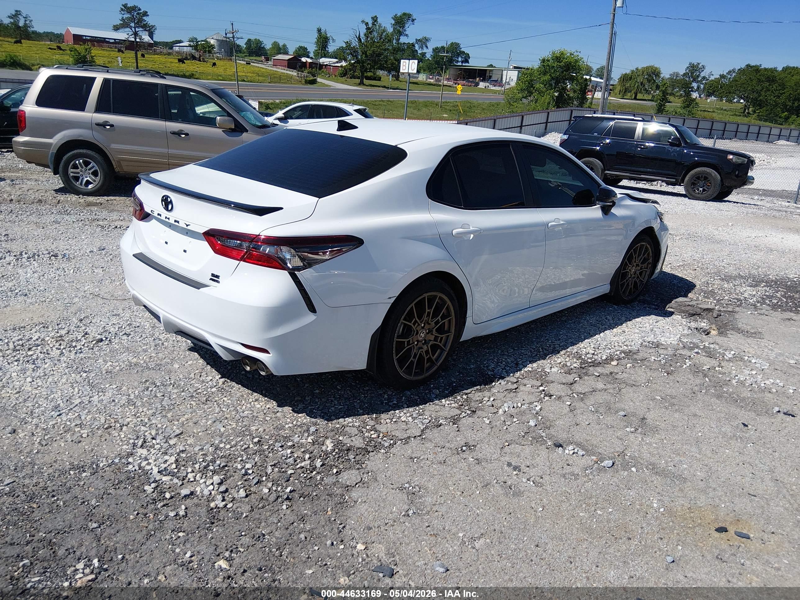TOYOTA CAMRY image 4