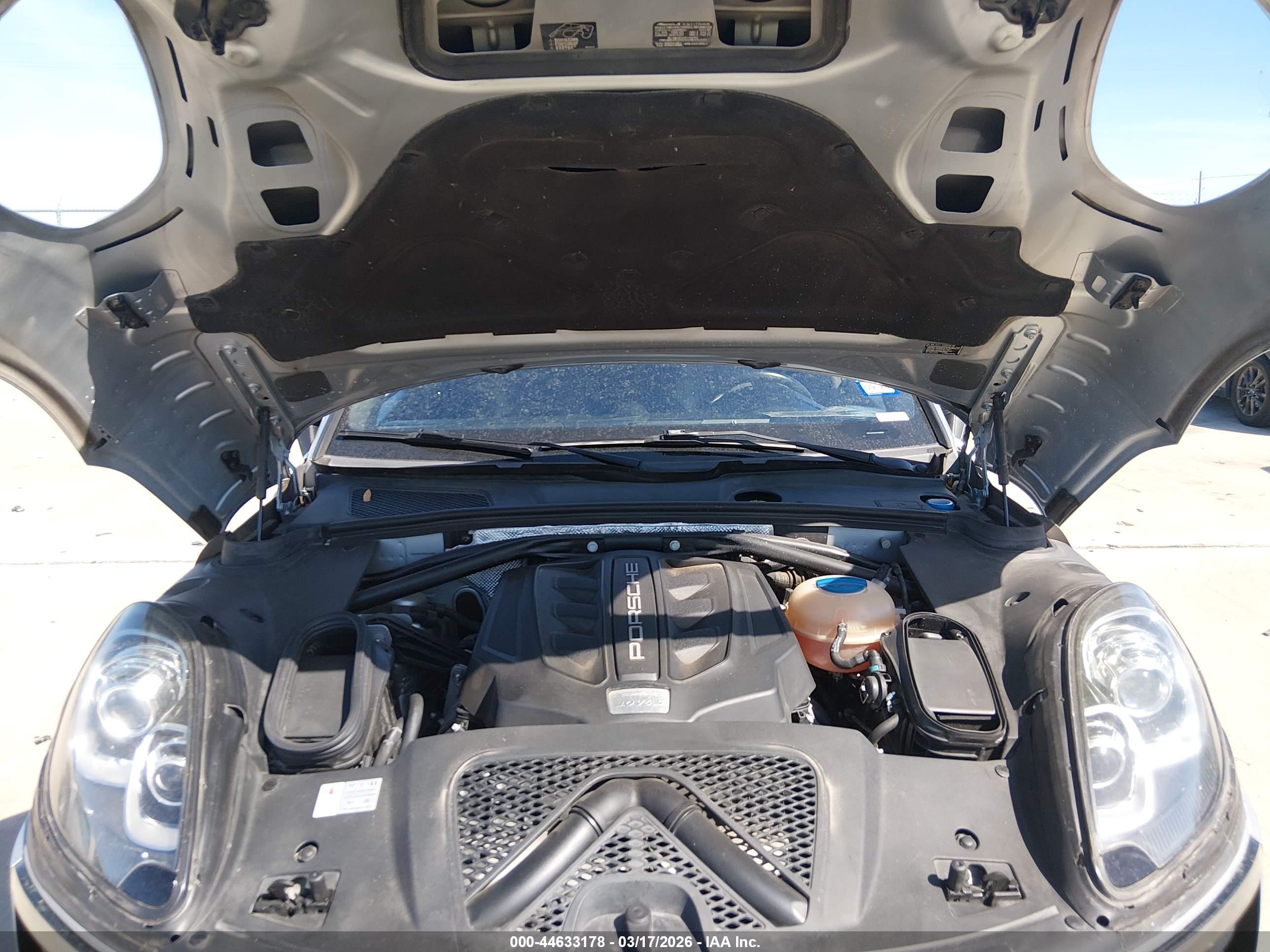 PORSCHE MACAN image 10
