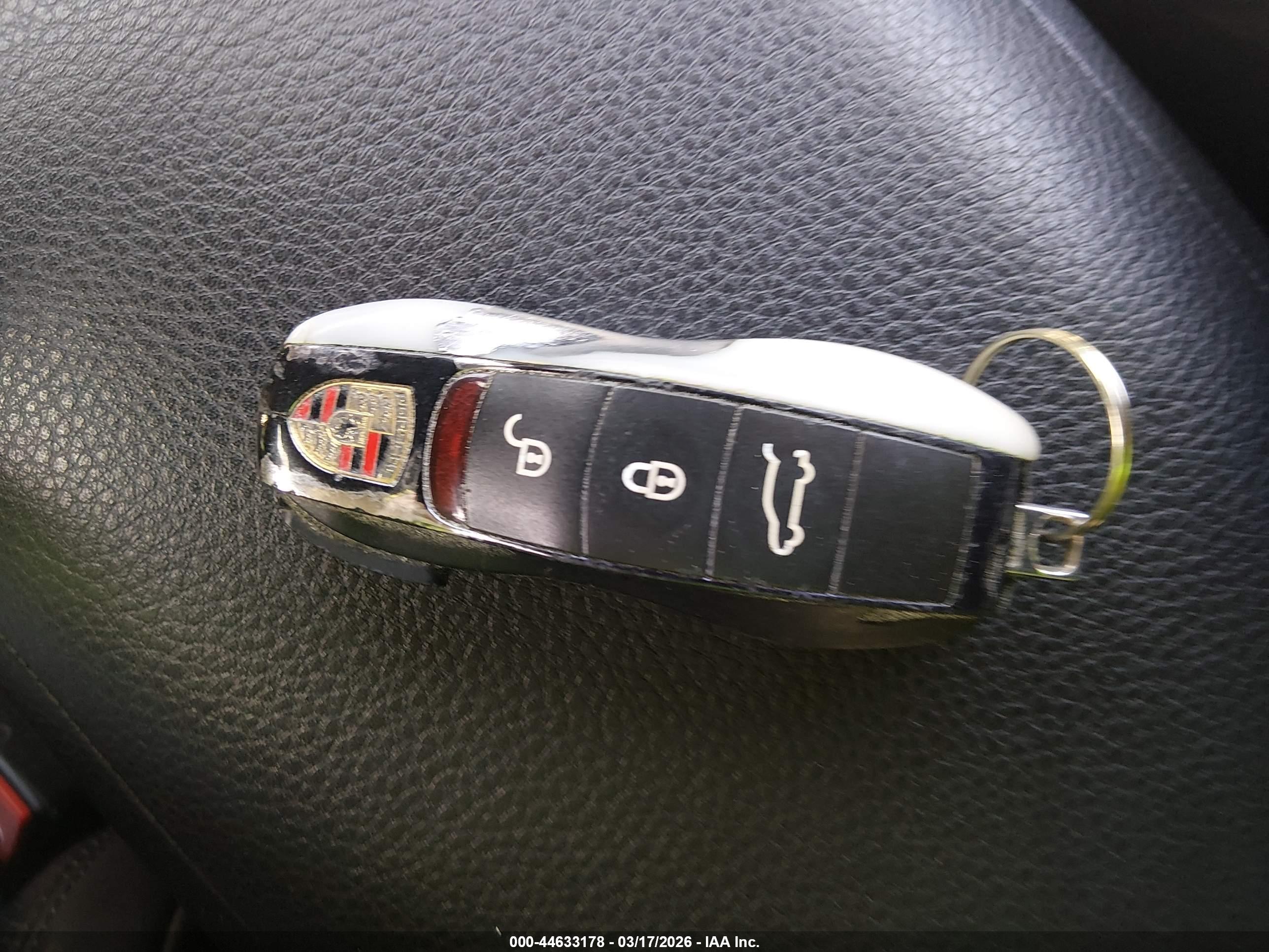 PORSCHE MACAN image 11