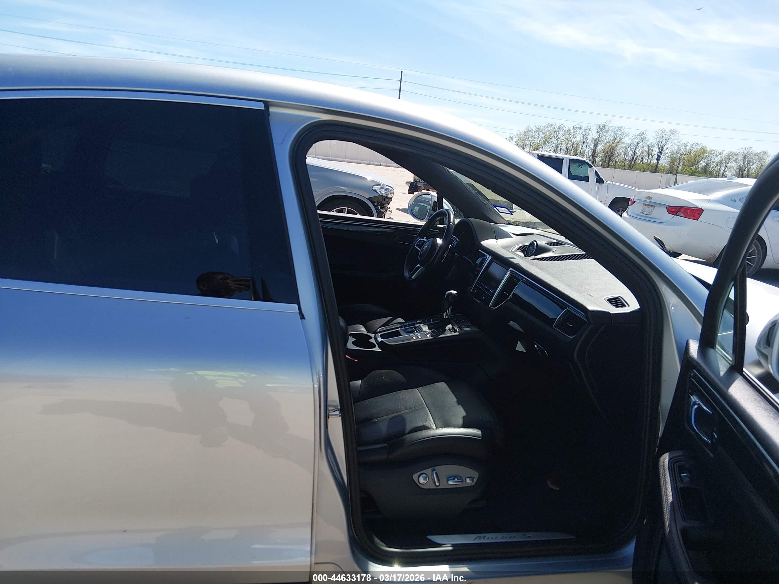 PORSCHE MACAN image 5