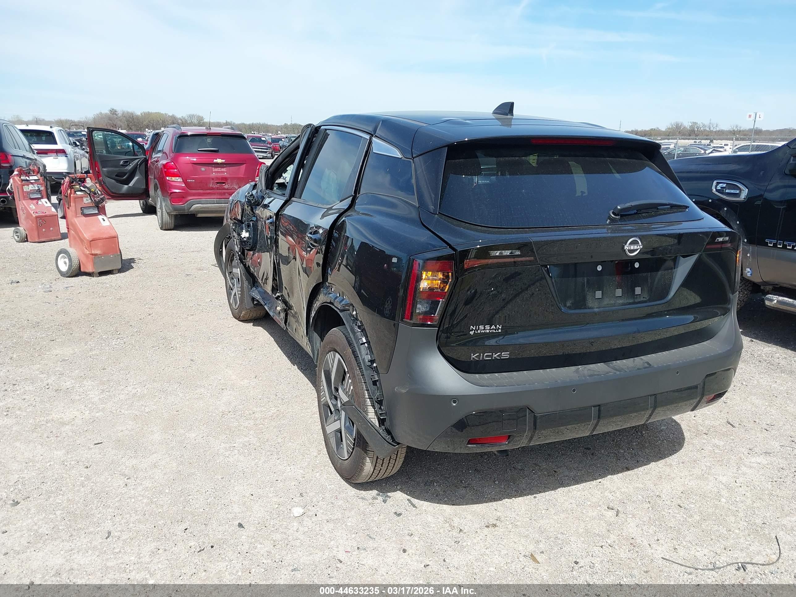 NISSAN KICKS image 3