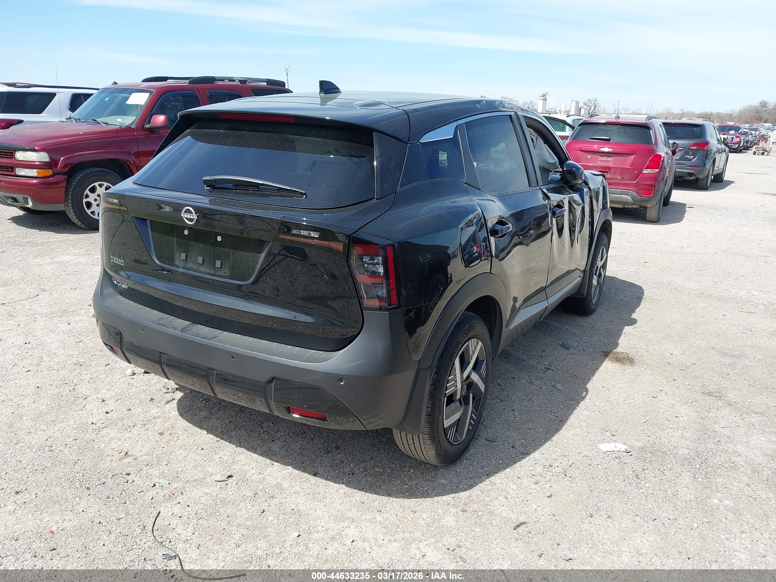 NISSAN KICKS image 4