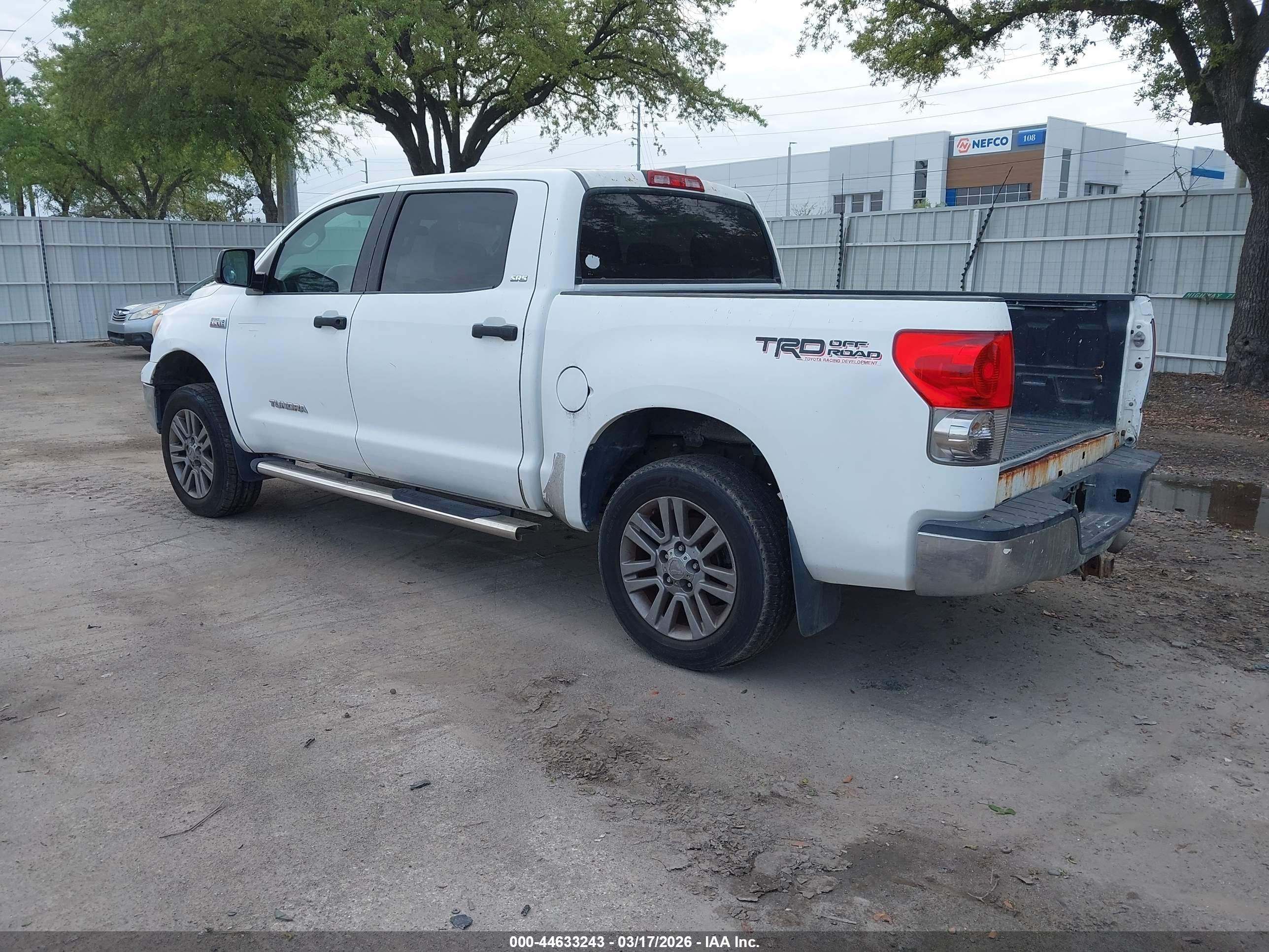 TOYOTA TUNDRA image 3
