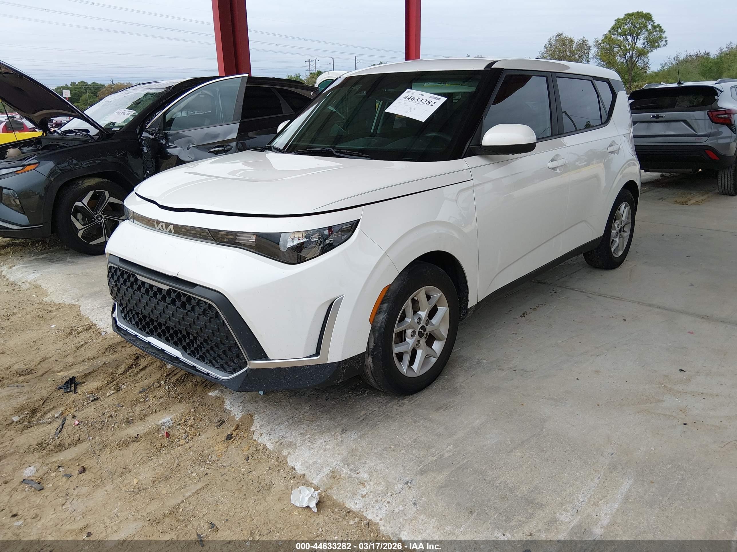 KIA SOUL image 2