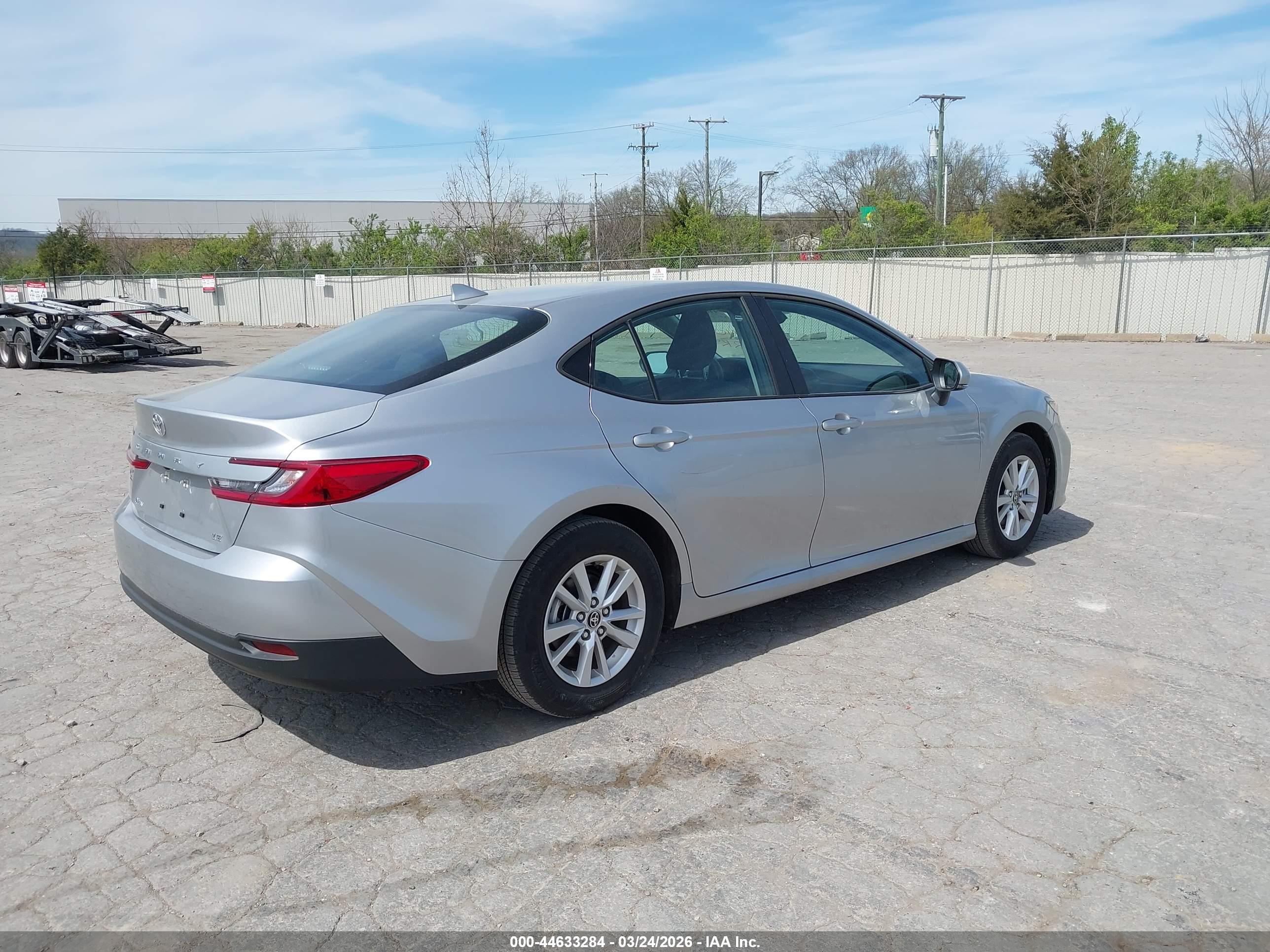 TOYOTA CAMRY image 4