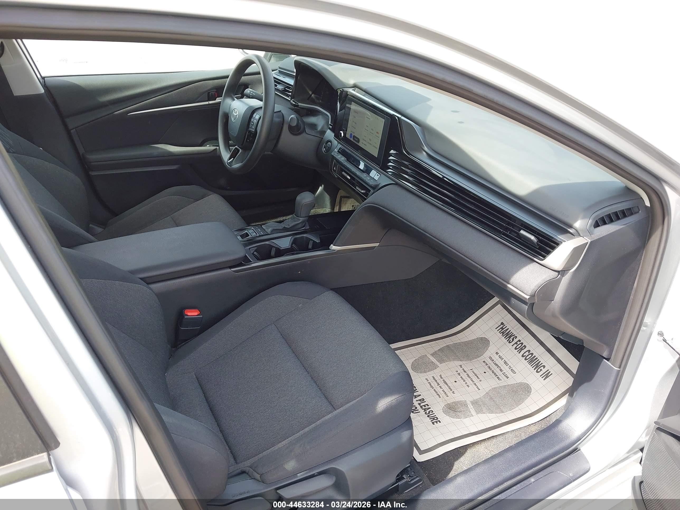 TOYOTA CAMRY image 5