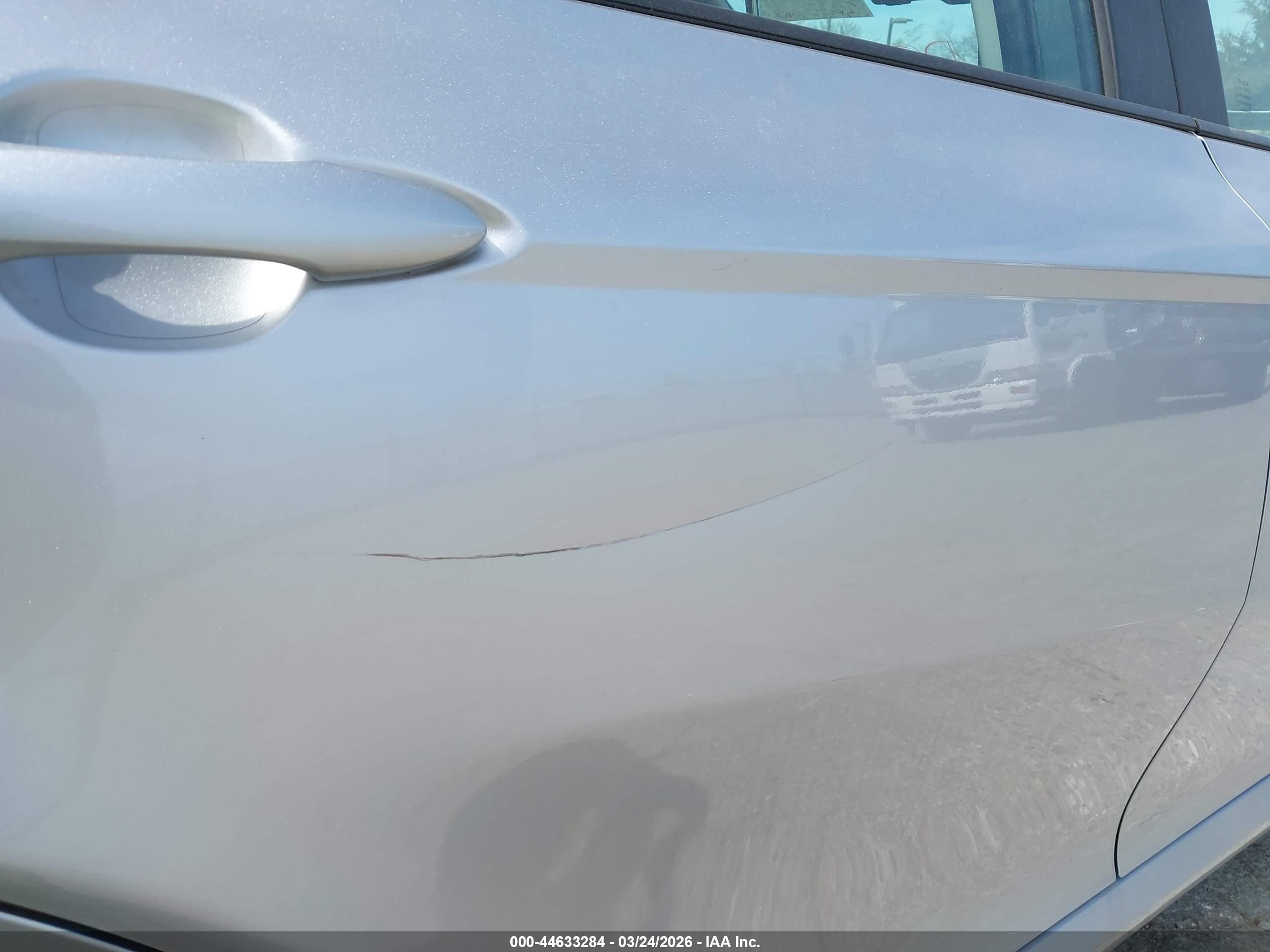TOYOTA CAMRY image 6