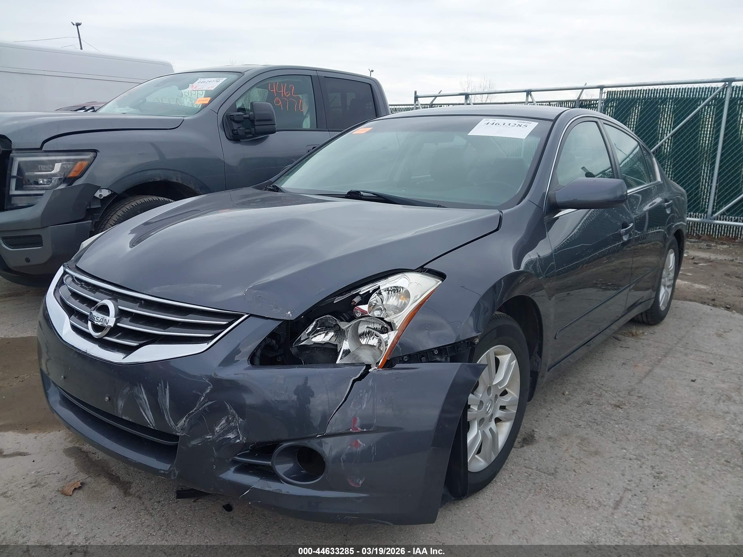 NISSAN ALTIMA image 2