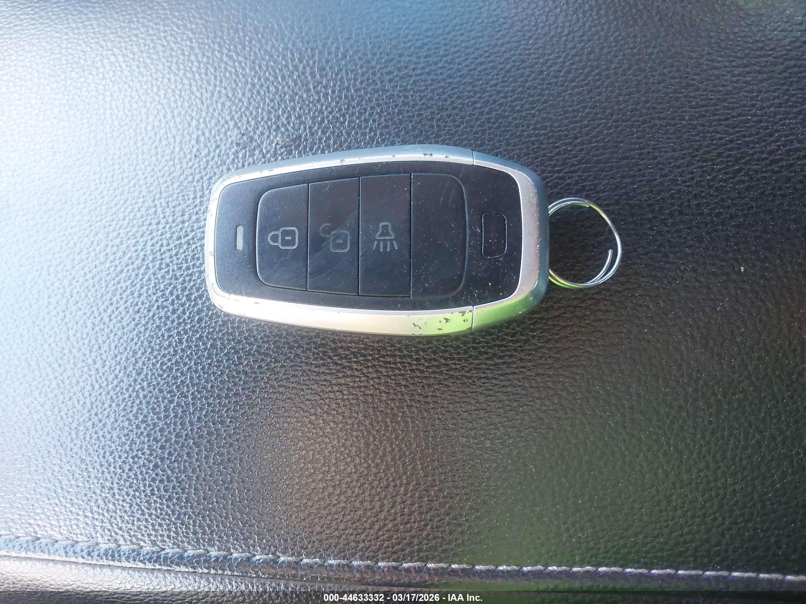 FORD FUSION image 11